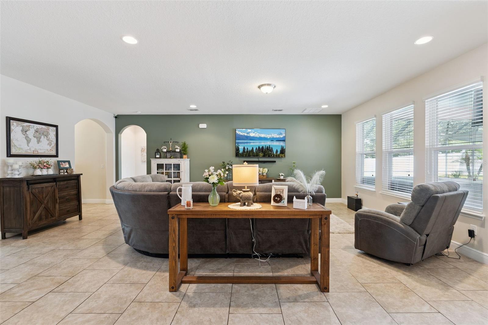 Image 6 of 47 For 117 Magneta Loop