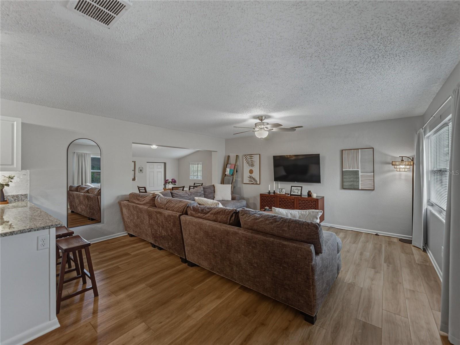 Image 16 of 80 For 228 Azalea Street