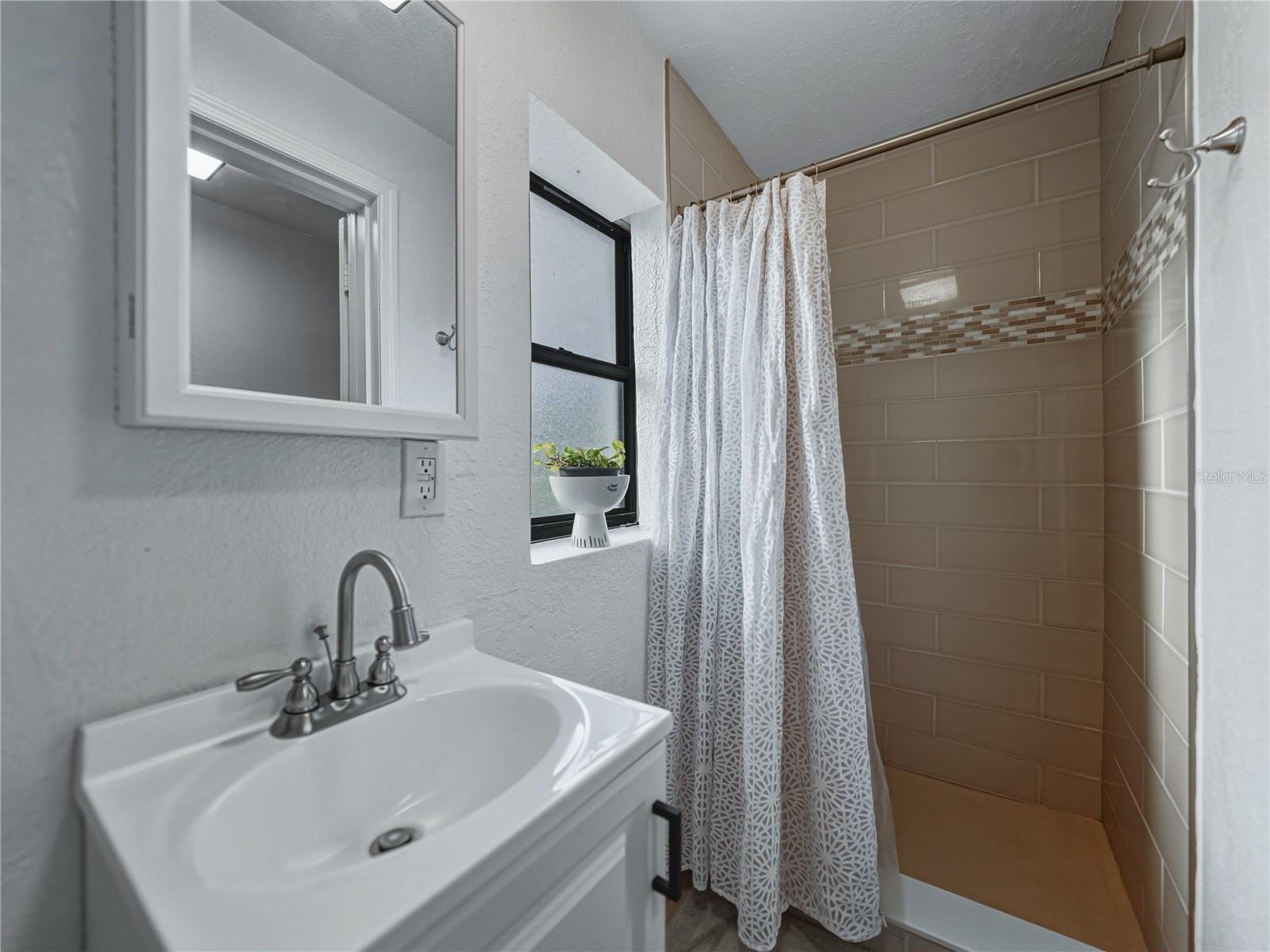 Image 37 of 80 For 228 Azalea Street