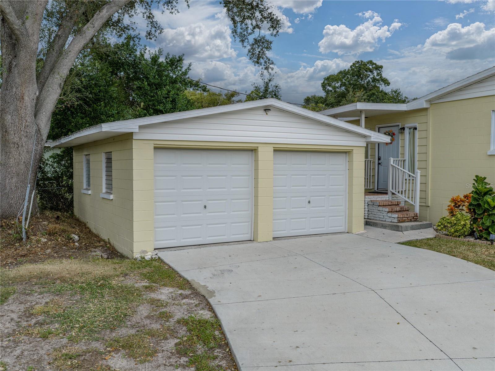 Image 4 of 80 For 228 Azalea Street