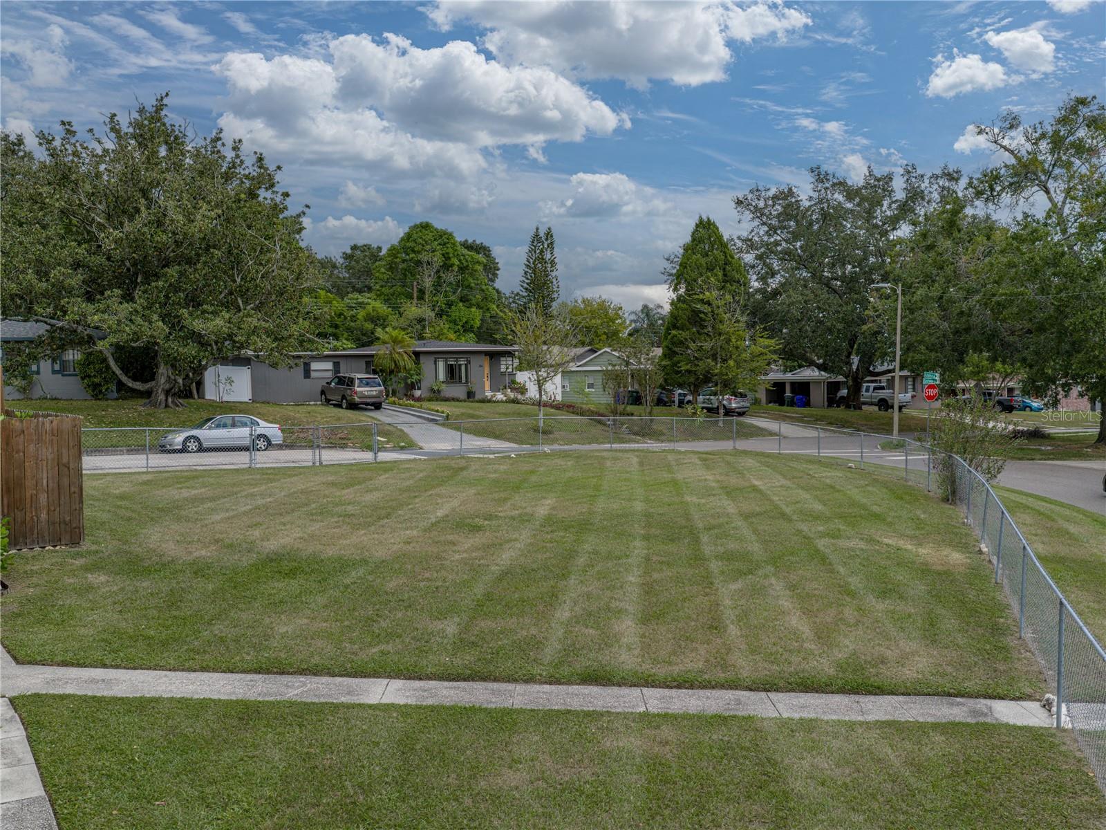 Image 7 of 80 For 228 Azalea Street