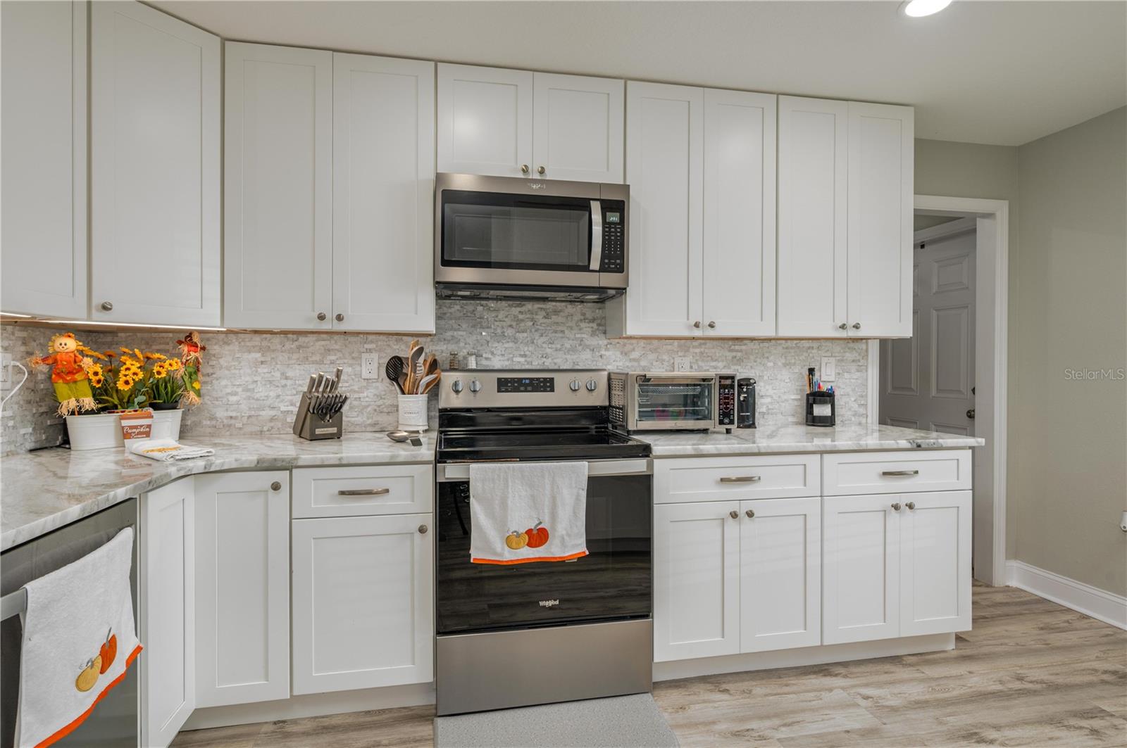 Image 11 of 57 For 6707 Winterset Gardens Road