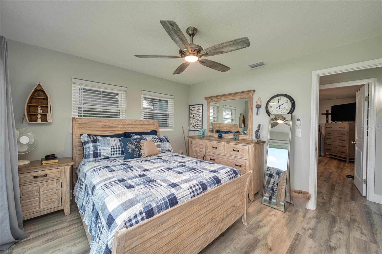 Image 22 of 57 For 6707 Winterset Gardens Road