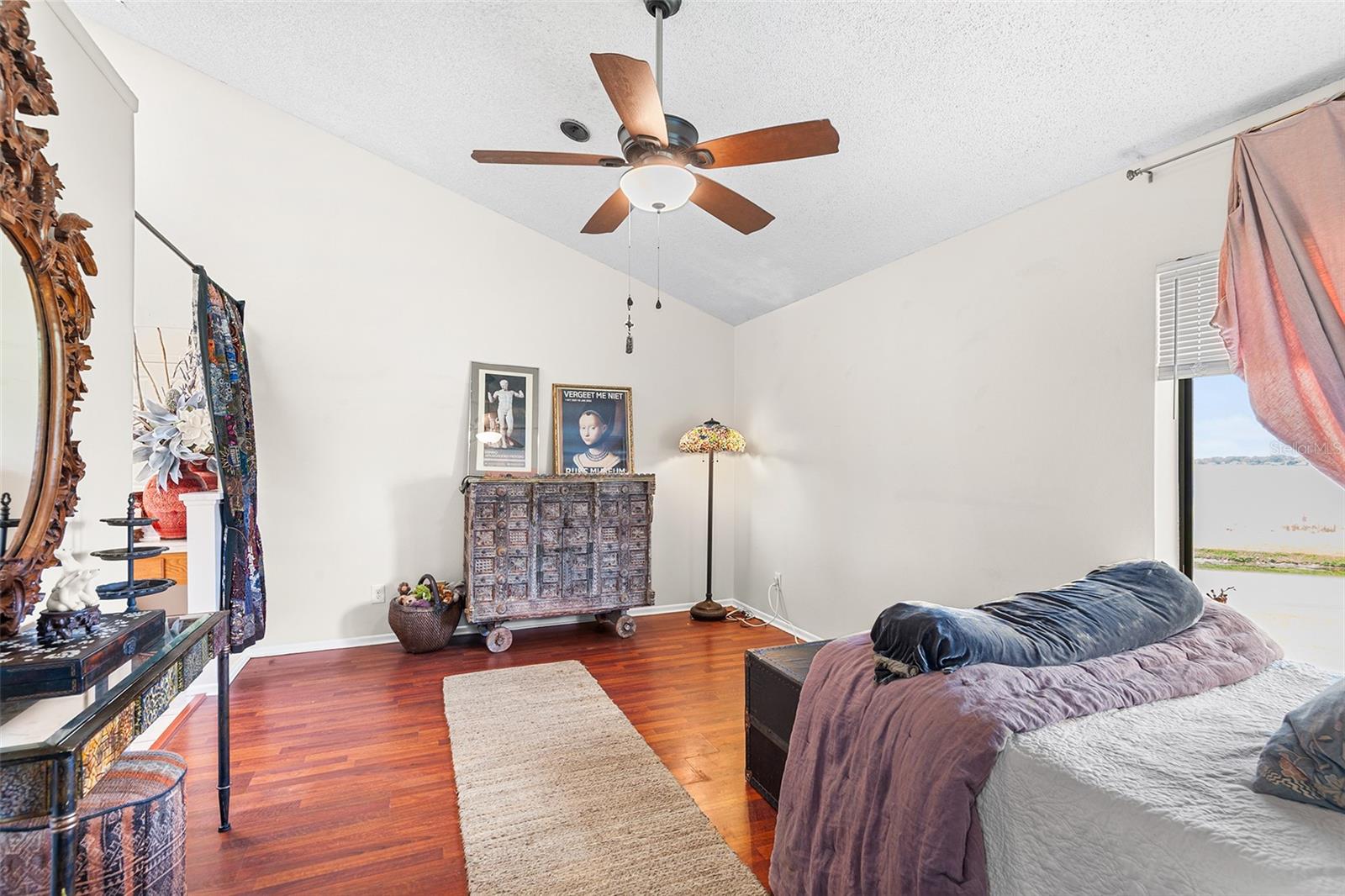 Image 16 of 27 For 714 Magnolia Place 714