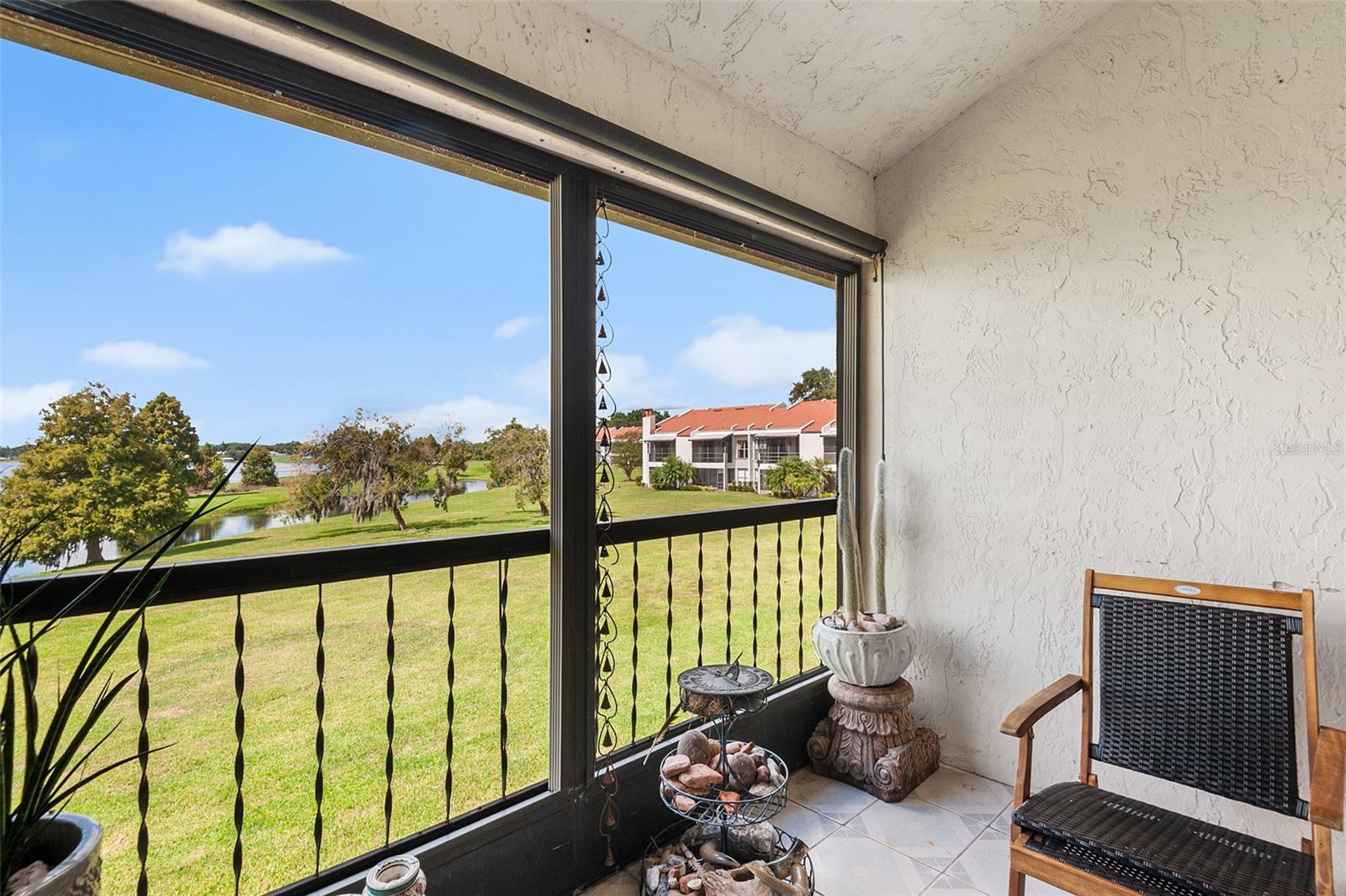 Image 17 of 27 For 714 Magnolia Place 714