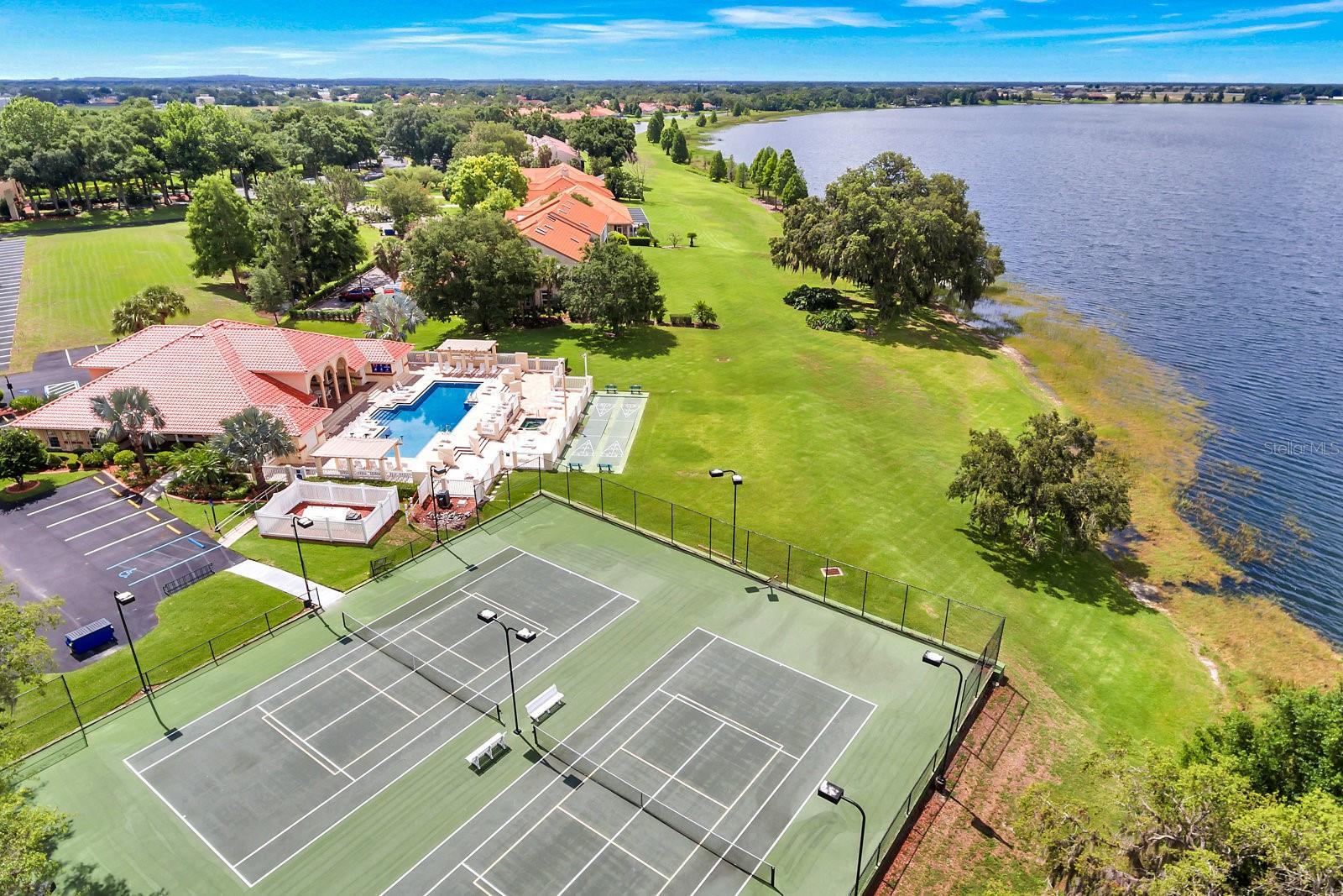 Image 22 of 27 For 714 Magnolia Place 714