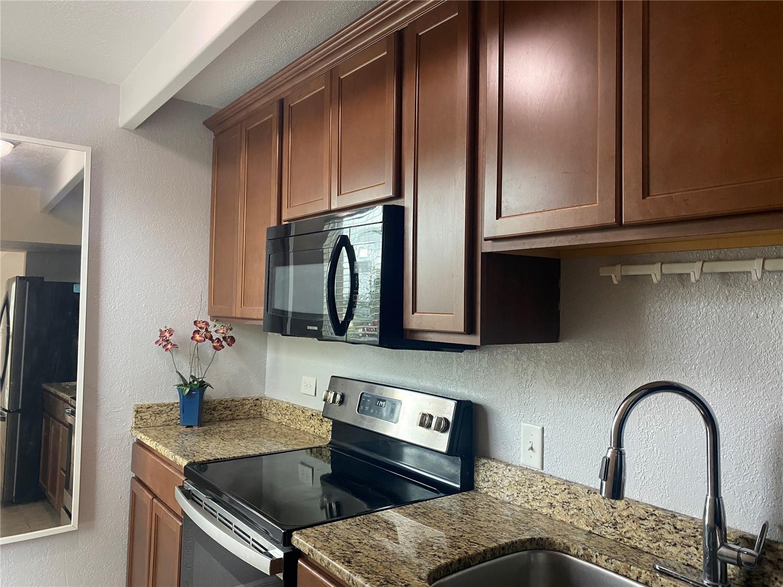 Image 10 of 54 For 4409 Club Circle