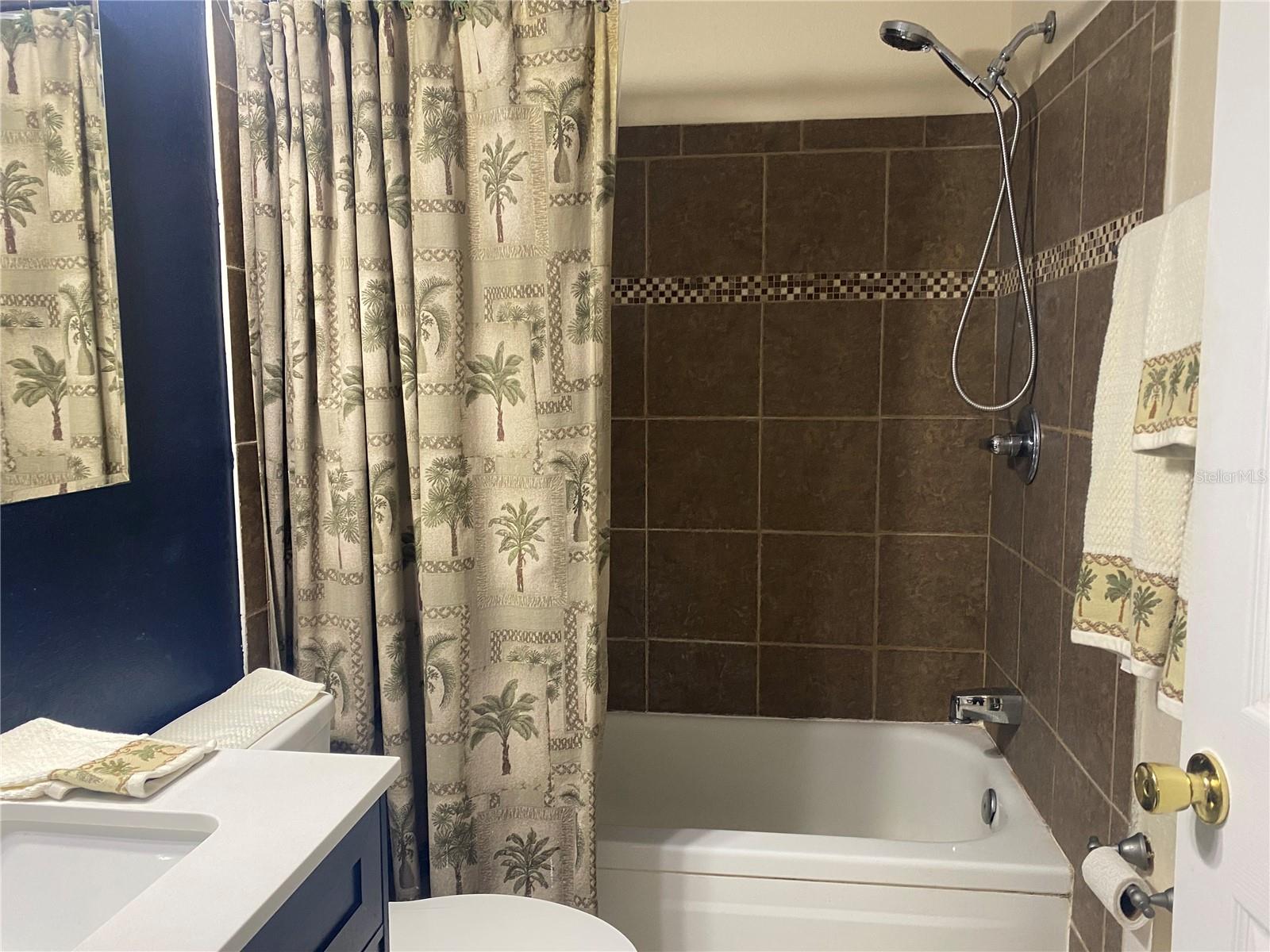 Image 18 of 54 For 4409 Club Circle