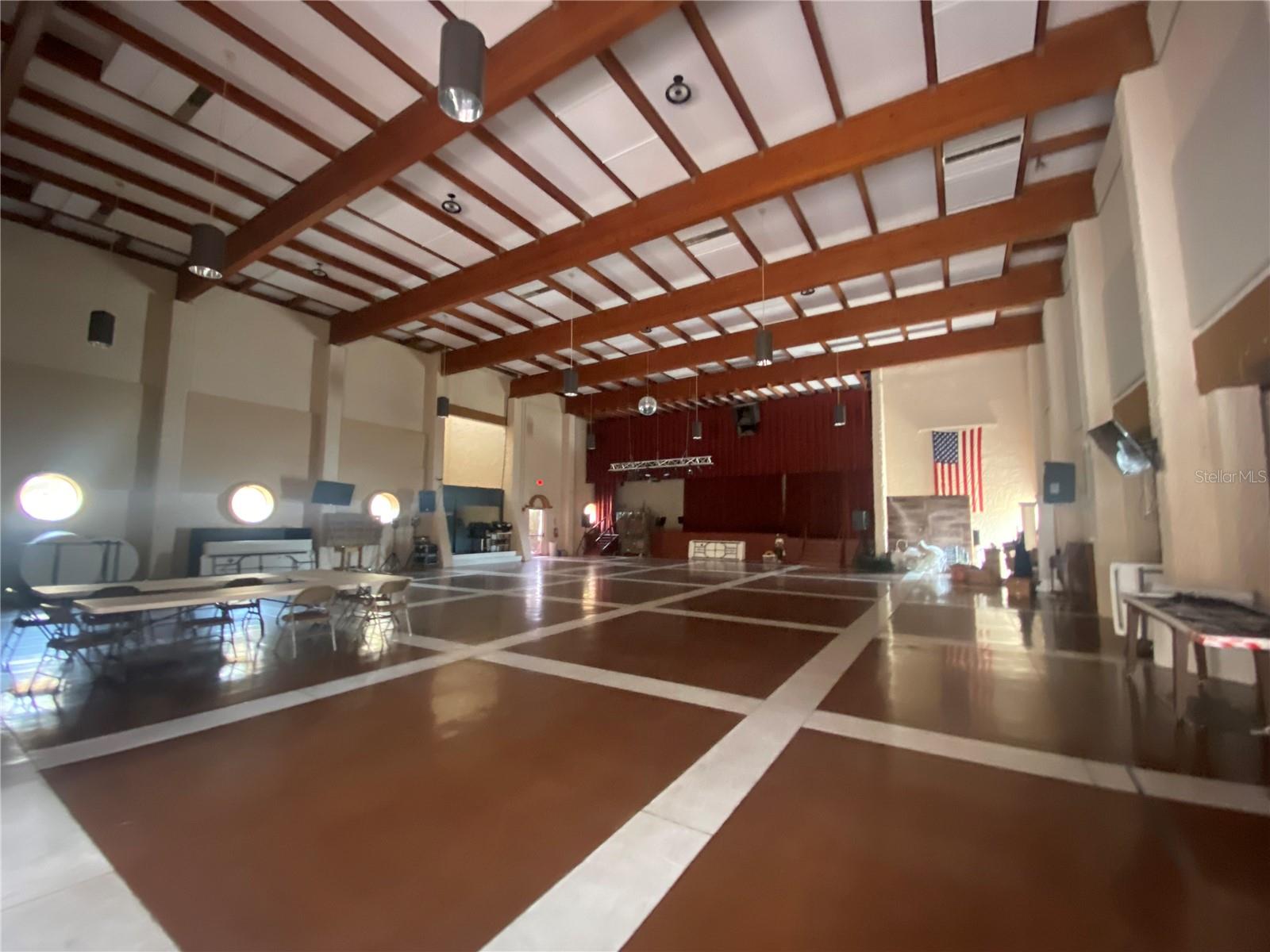 Image 27 of 54 For 4409 Club Circle