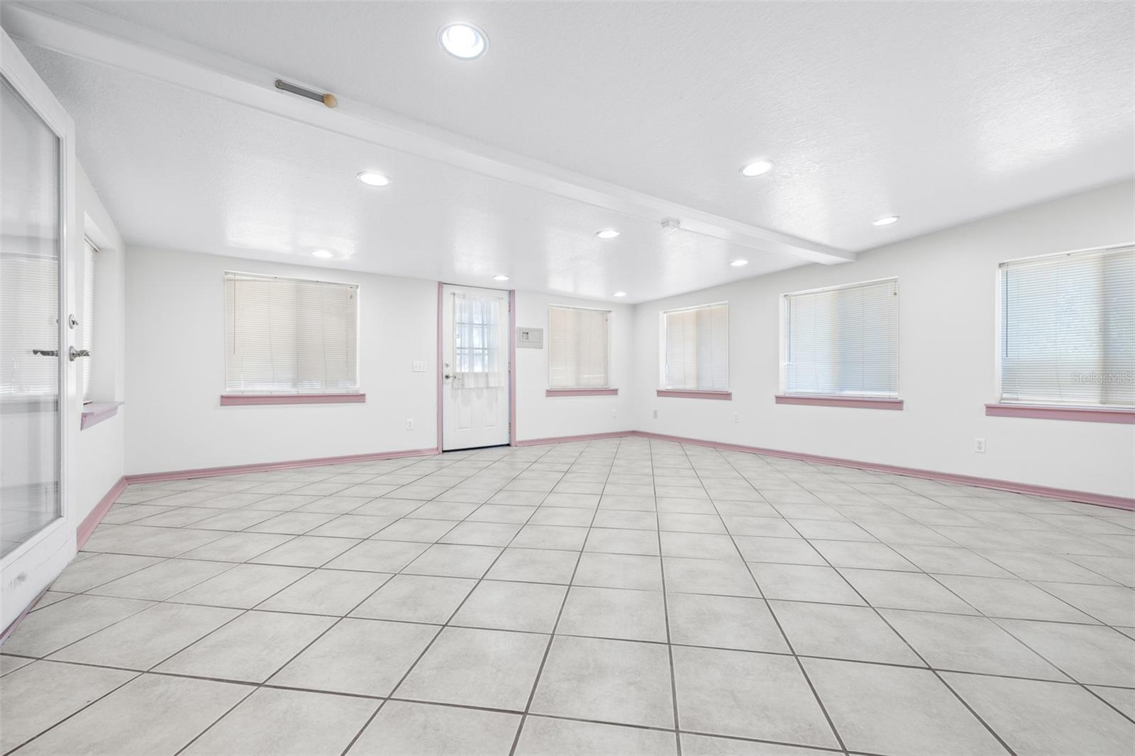 Image 22 of 53 For 2127 Noretta Lane