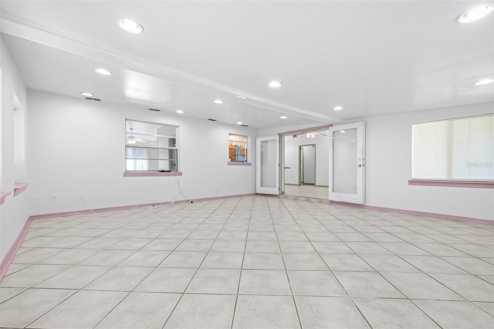 Image 24 of 53 For 2127 Noretta Lane