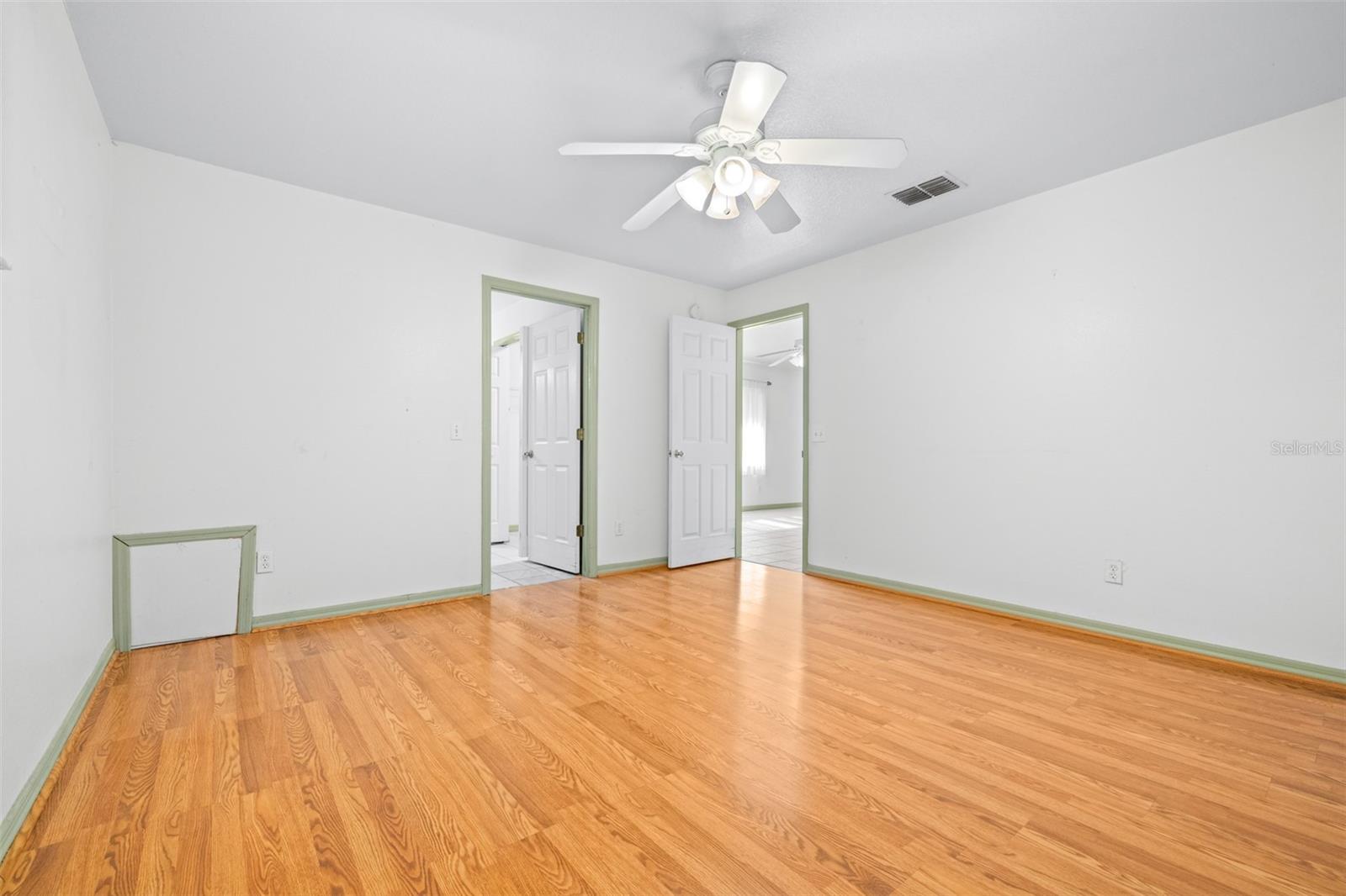 Image 26 of 53 For 2127 Noretta Lane