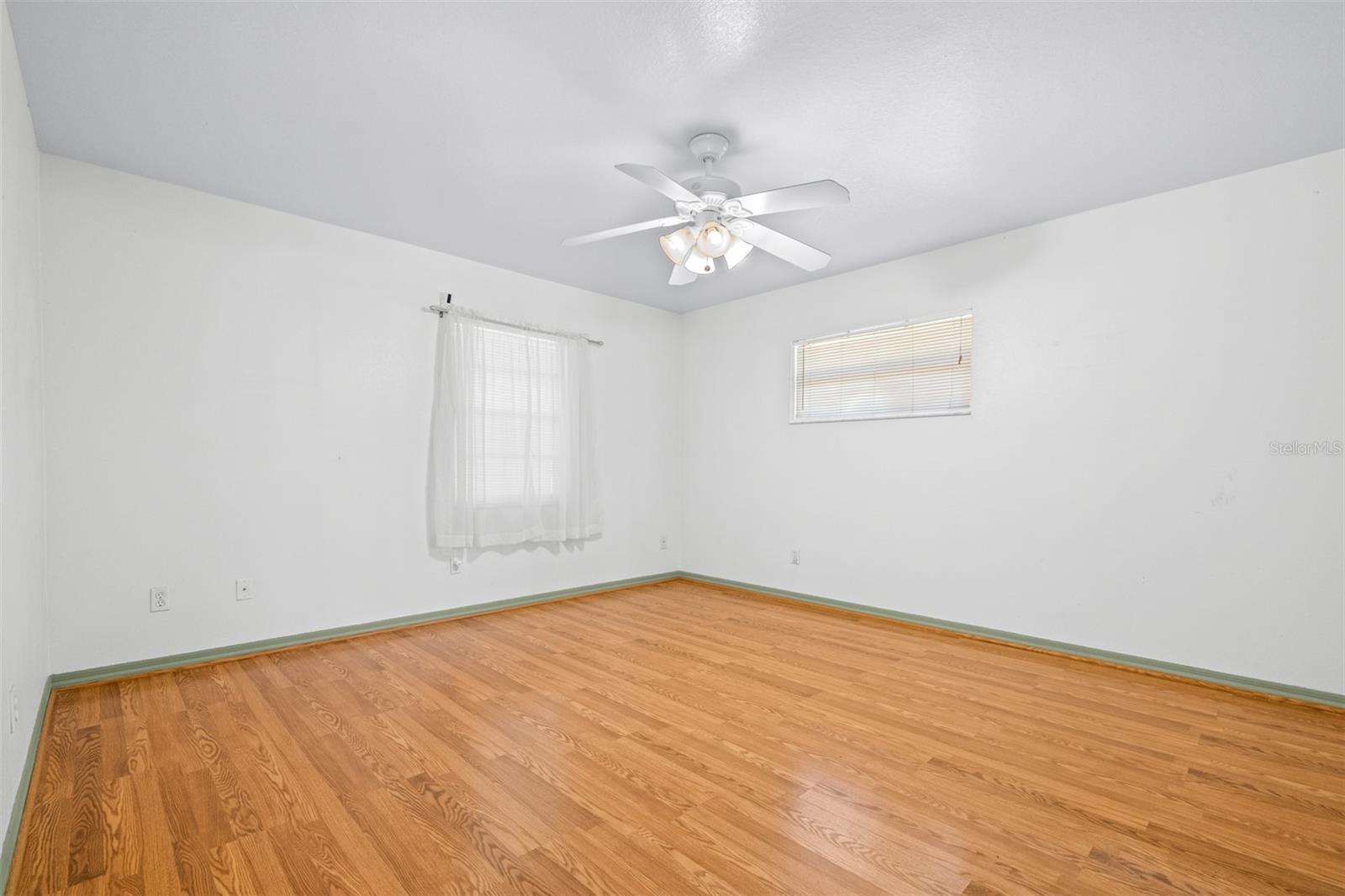 Image 28 of 53 For 2127 Noretta Lane