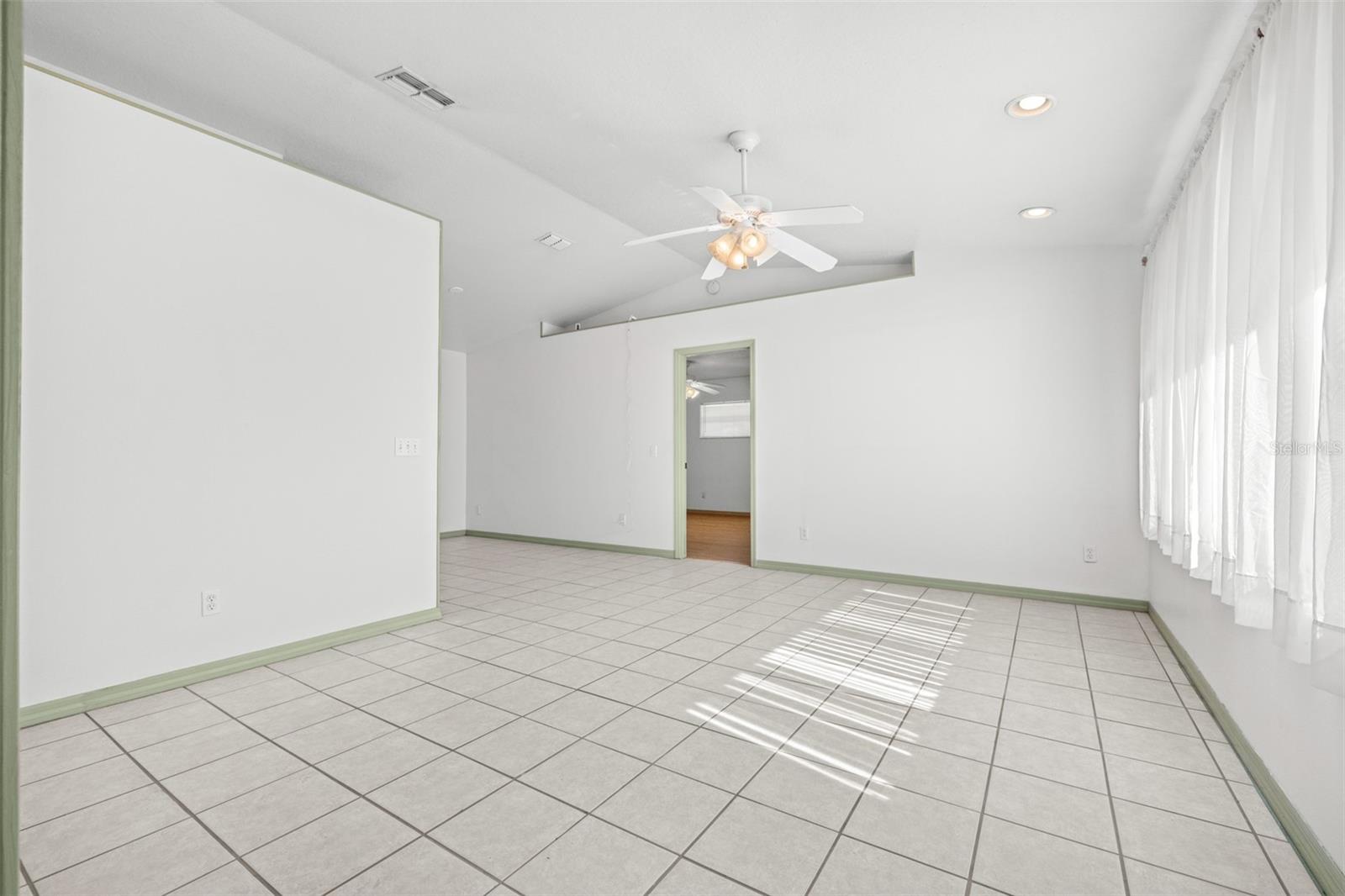 Image 7 of 53 For 2127 Noretta Lane