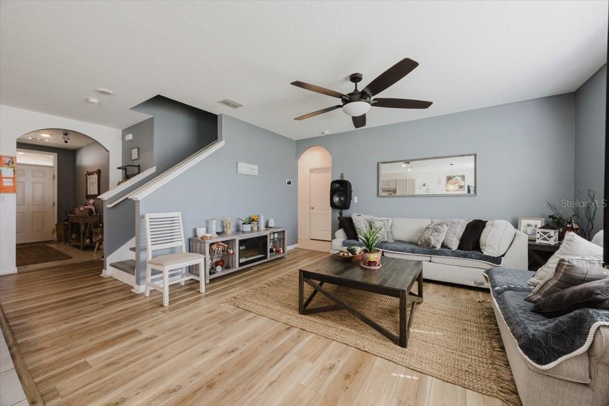 Image 11 of 28 For 344 Alexzander Way