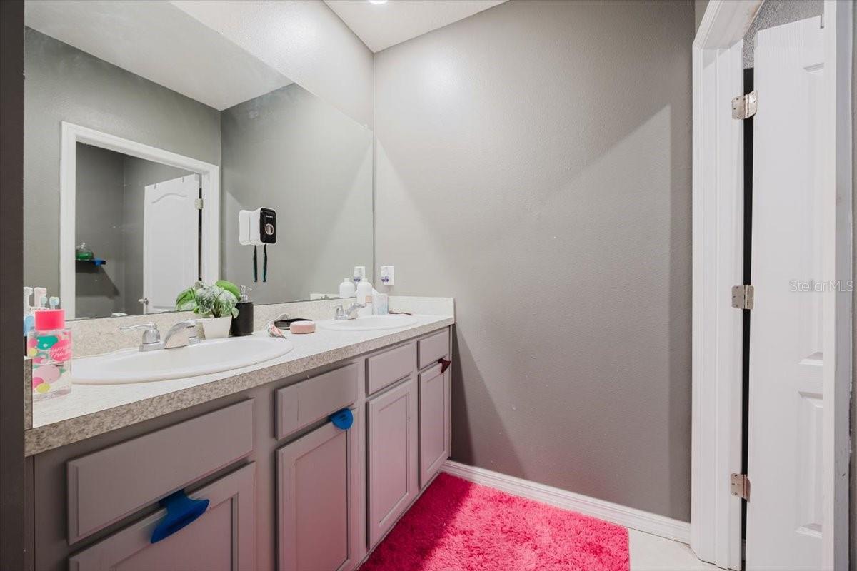 Image 17 of 28 For 344 Alexzander Way