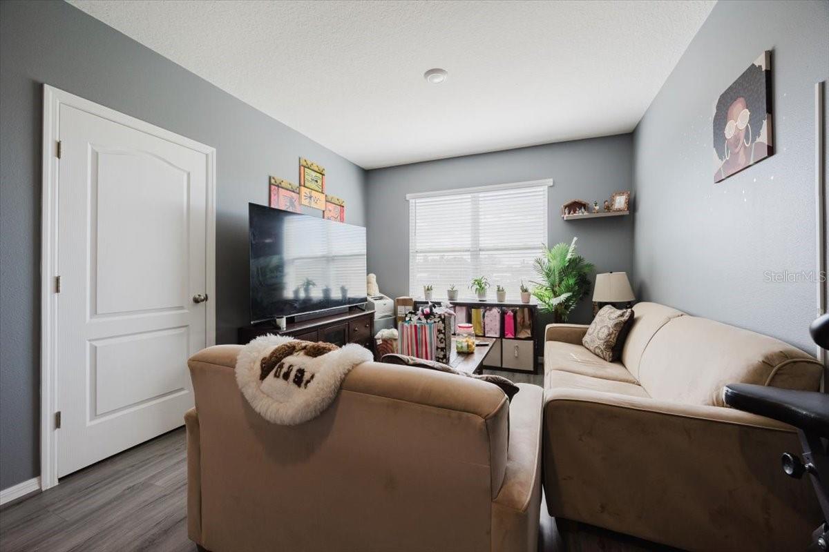 Image 19 of 28 For 344 Alexzander Way