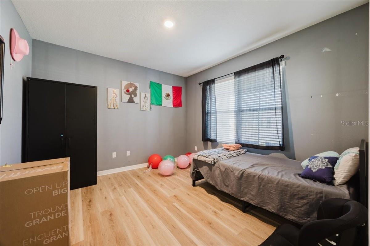 Image 6 of 28 For 344 Alexzander Way