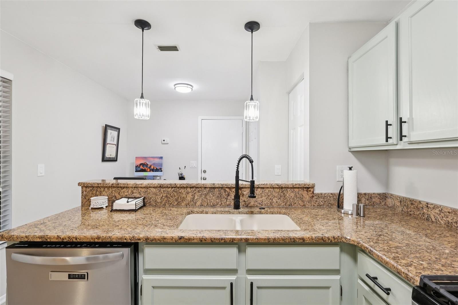 Image 17 of 53 For 703 Magnolia Place