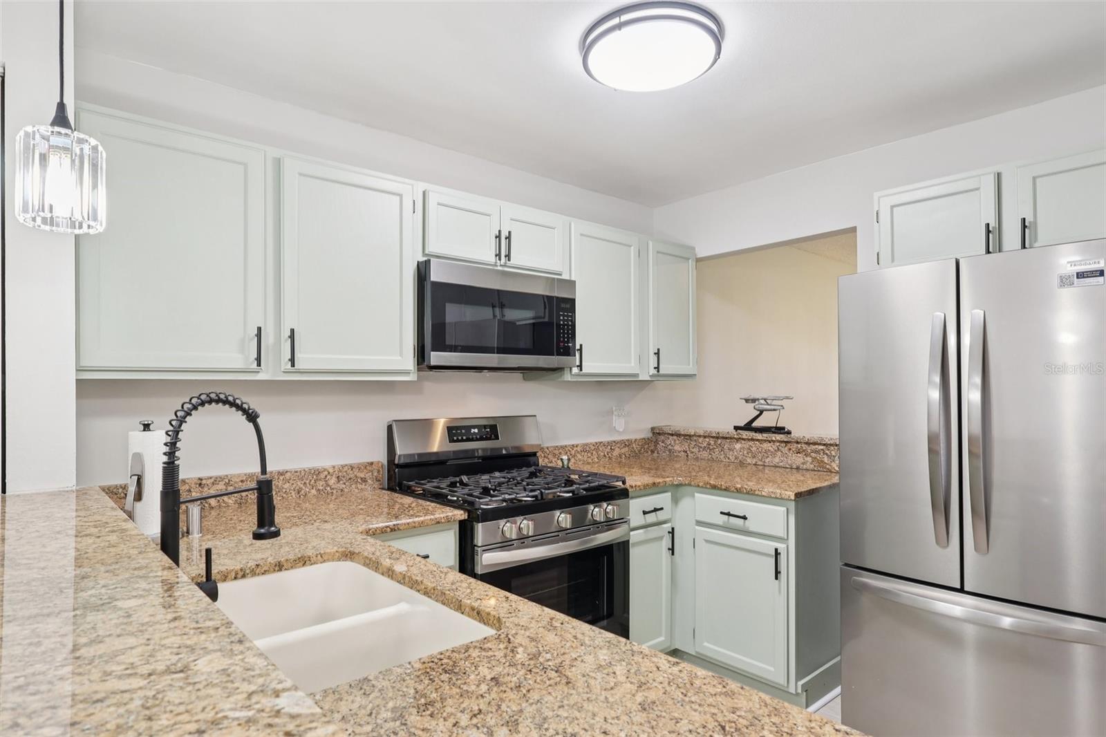 Image 18 of 53 For 703 Magnolia Place