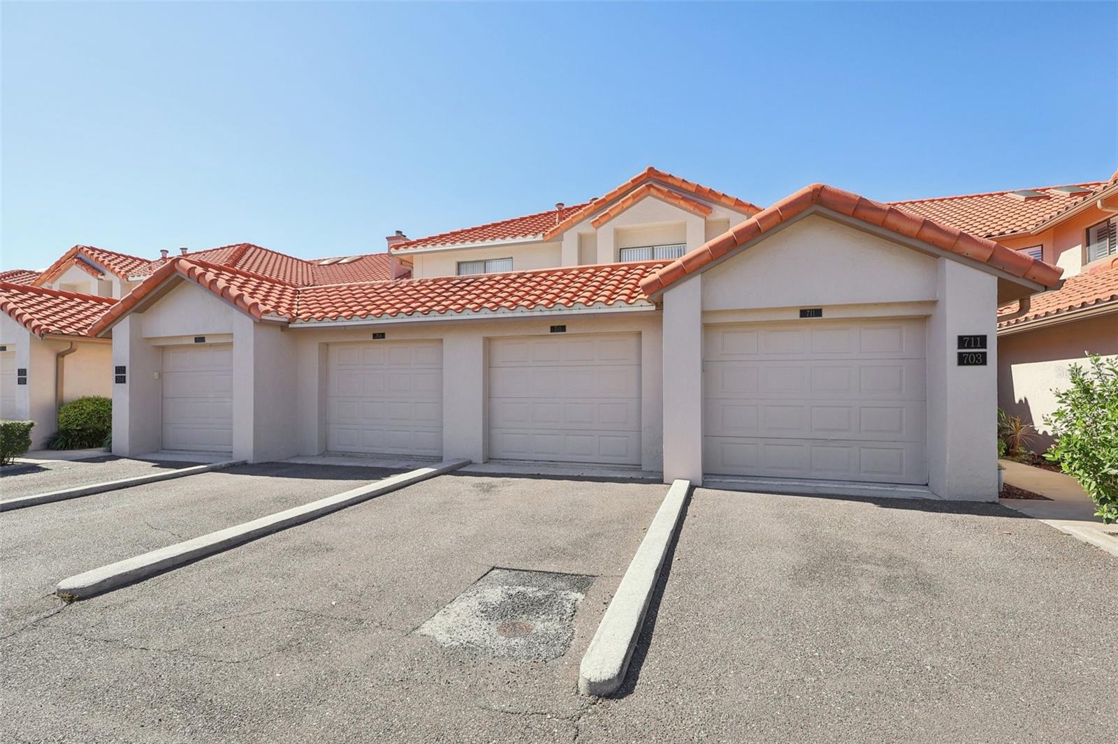 Image 4 of 53 For 703 Magnolia Place