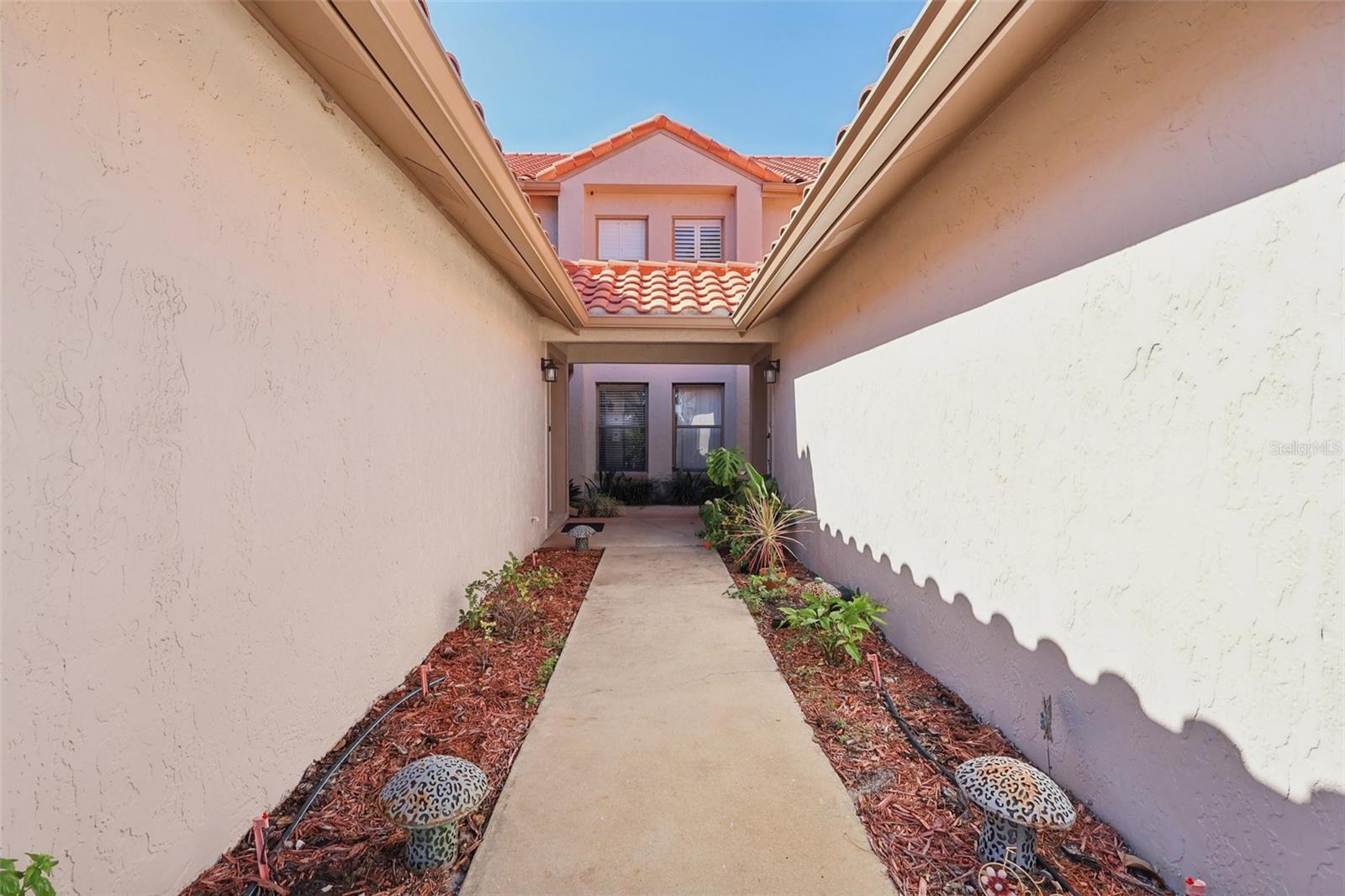 Image 5 of 53 For 703 Magnolia Place