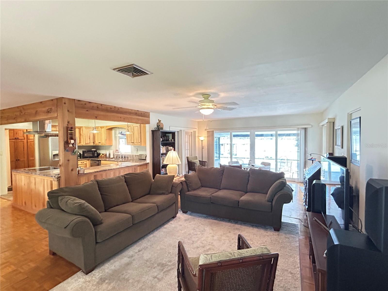 Image 7 of 44 For 1220 Tangerine Parkway Ne