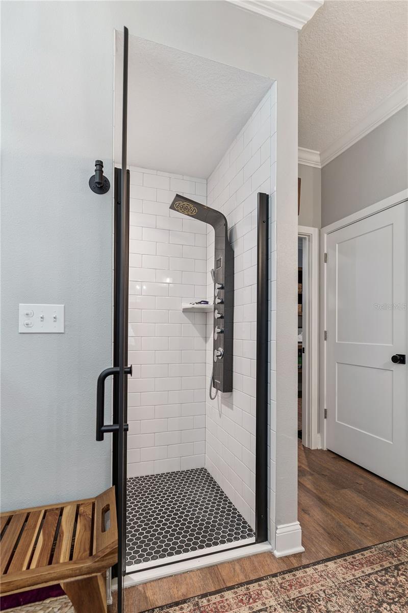 Image 19 of 50 For 1516 Lake Howard Drive