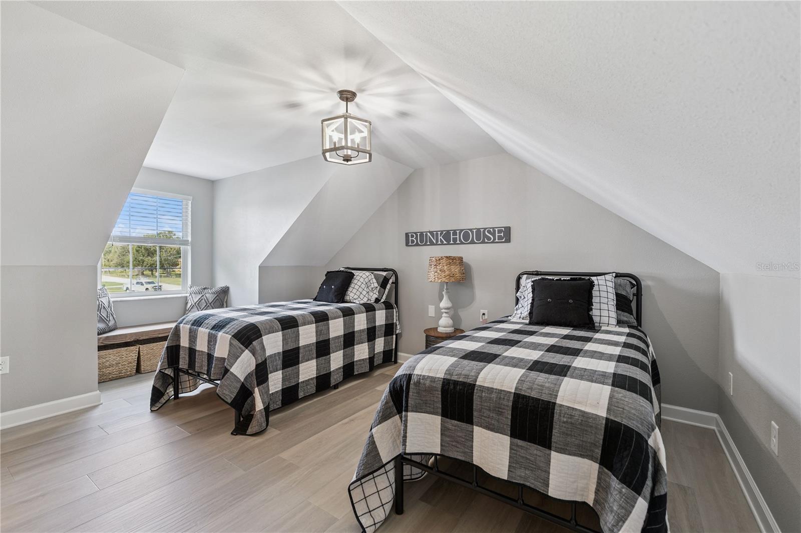 Image 29 of 50 For 1516 Lake Howard Drive