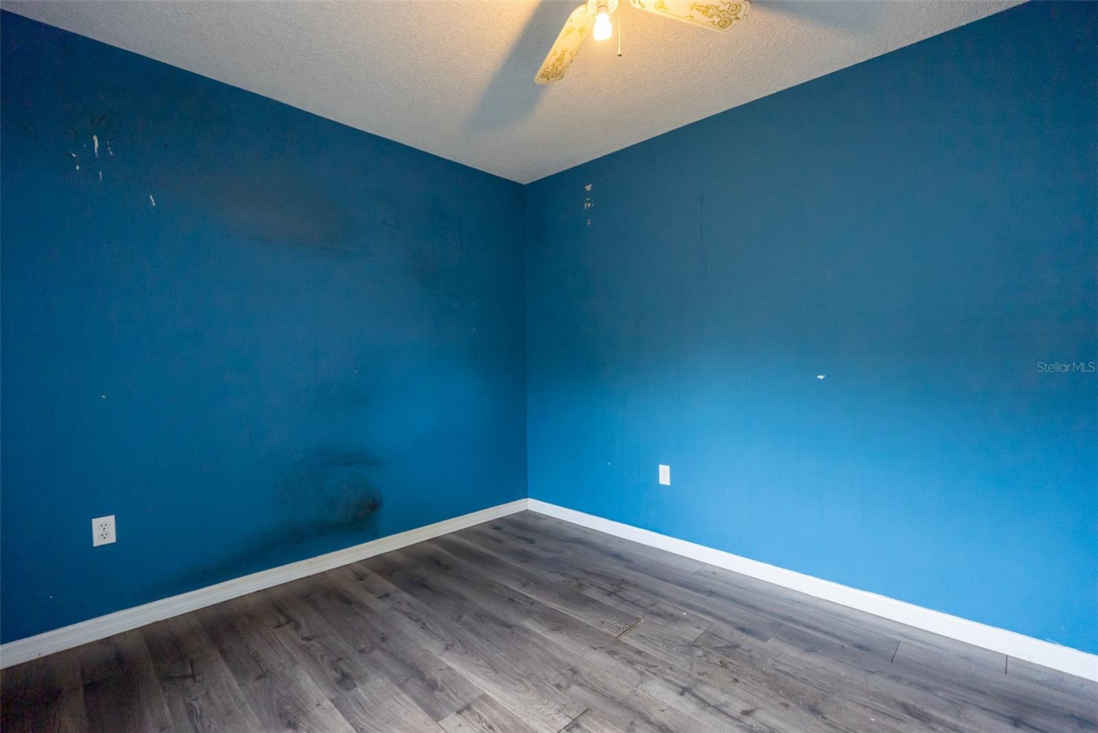 Image 23 of 45 For 94 Saint Kitts Circle