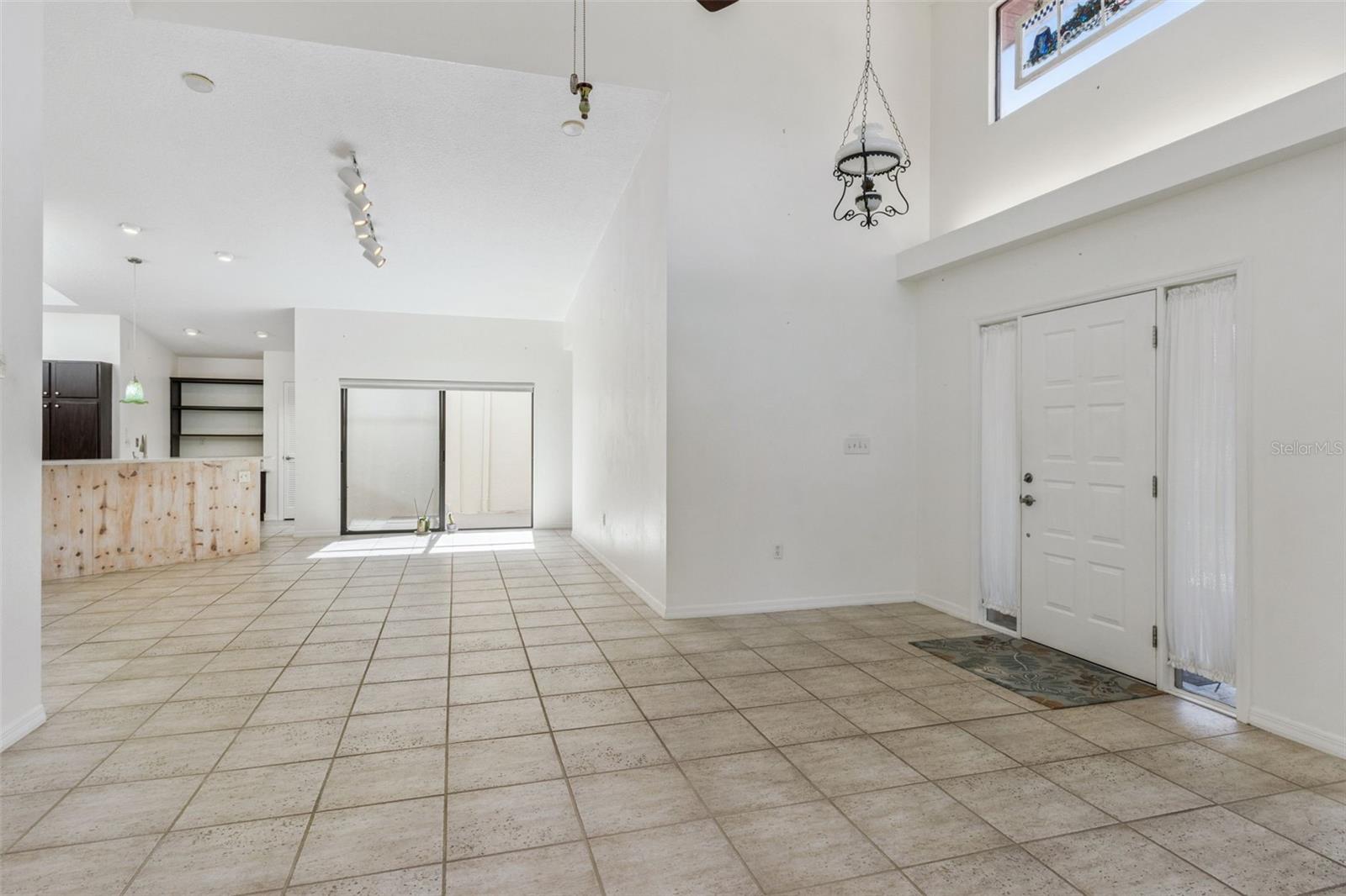 Image 10 of 46 For 2697 Clubhouse Drive