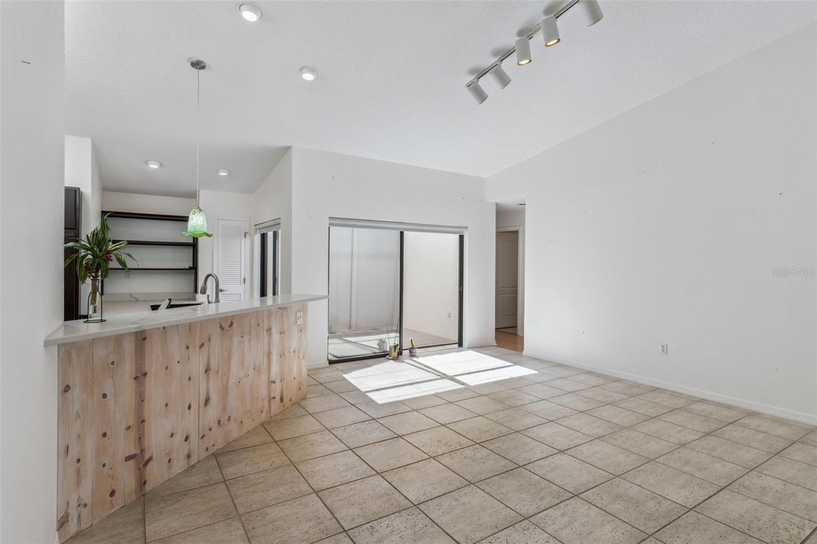 Image 19 of 46 For 2697 Clubhouse Drive