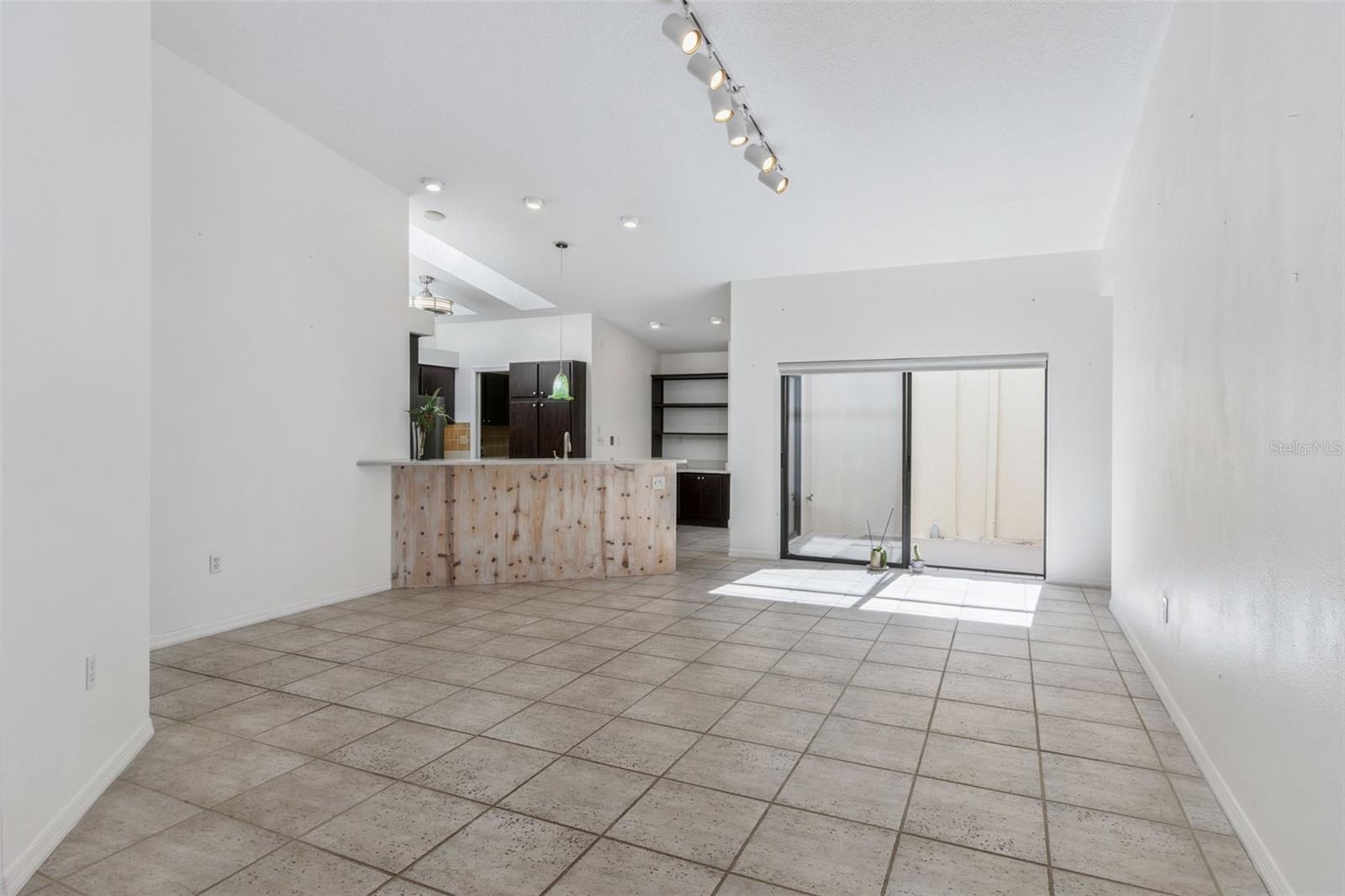 Image 20 of 46 For 2697 Clubhouse Drive