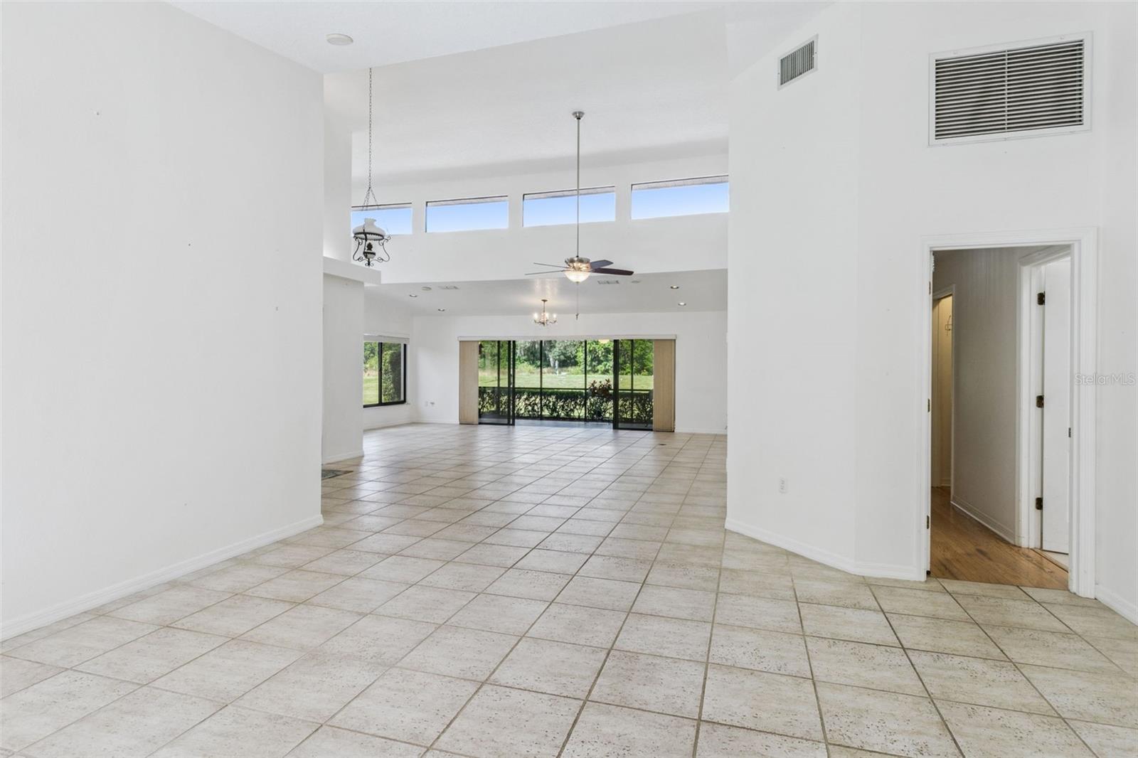 Image 21 of 46 For 2697 Clubhouse Drive