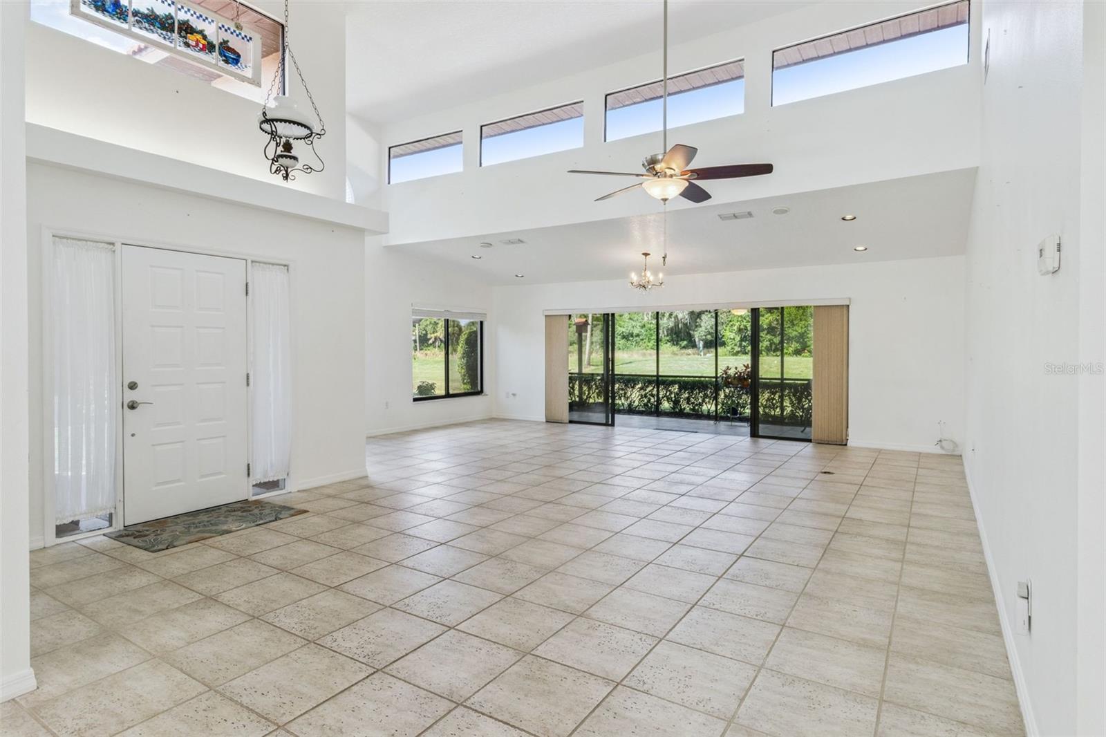 Image 4 of 46 For 2697 Clubhouse Drive