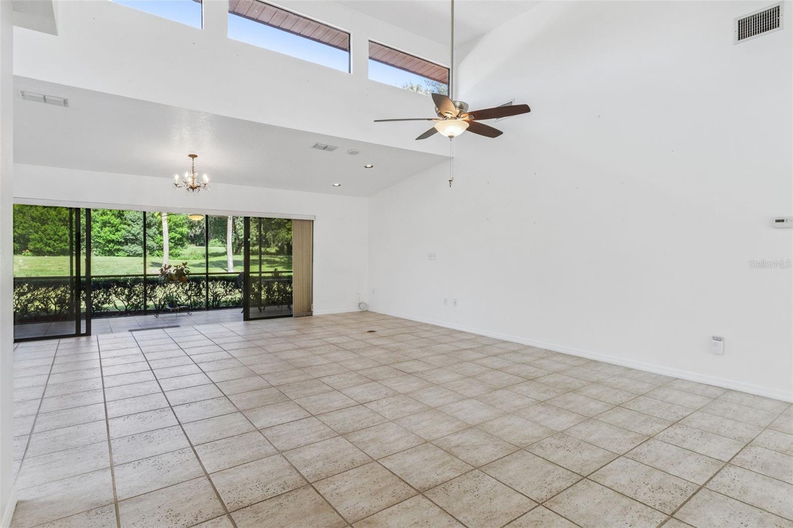 Image 6 of 46 For 2697 Clubhouse Drive