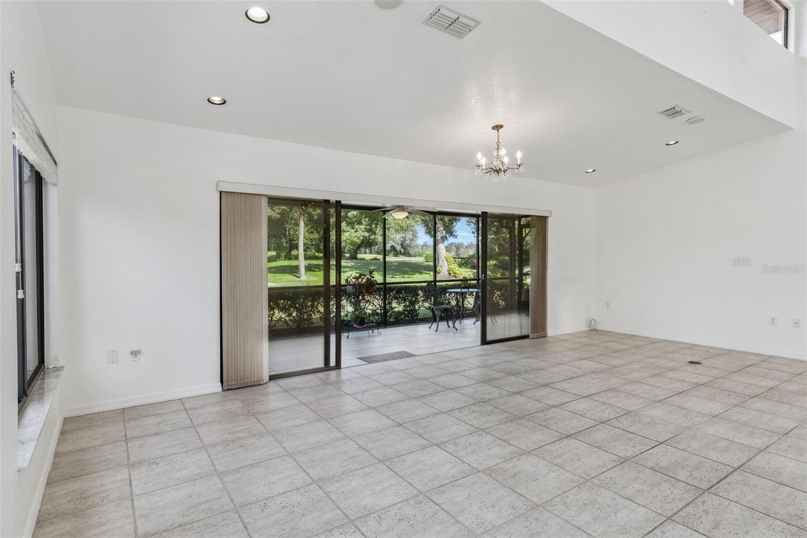 Image 7 of 46 For 2697 Clubhouse Drive