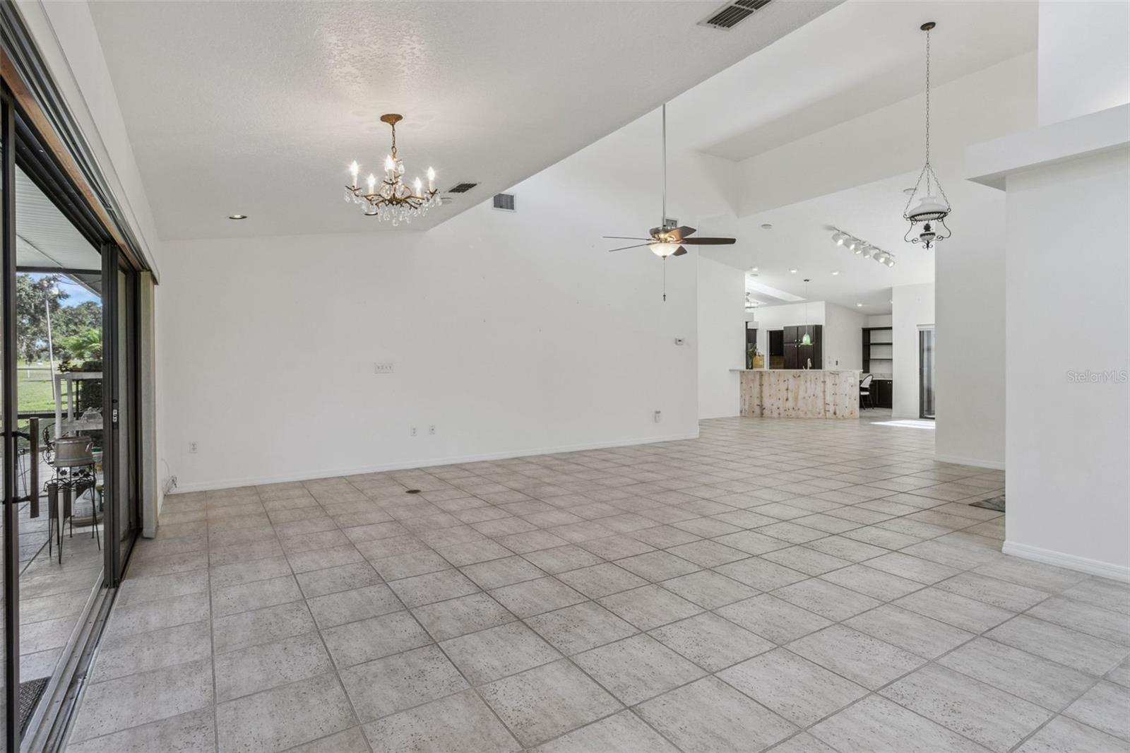 Image 8 of 46 For 2697 Clubhouse Drive