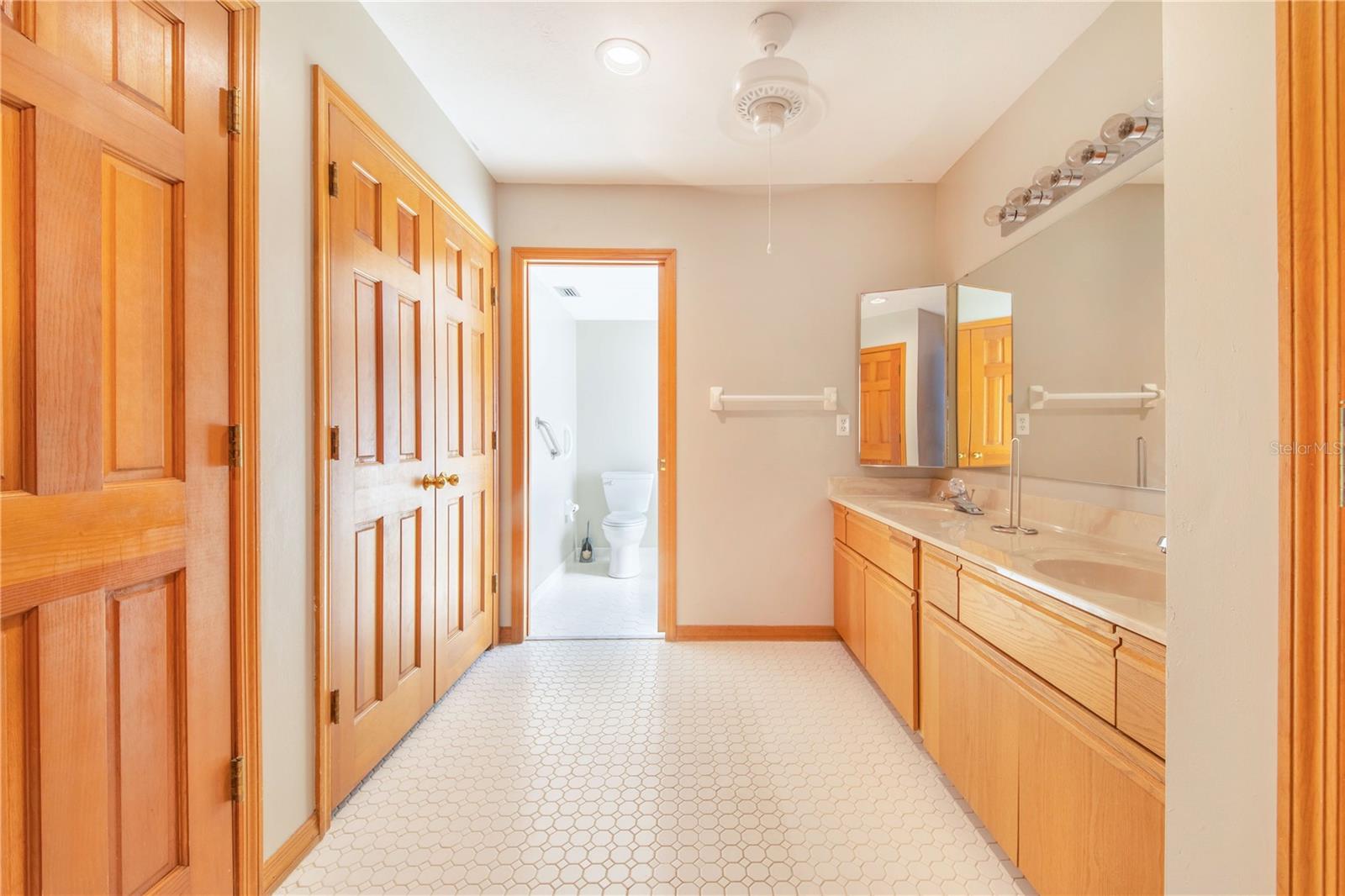 Image 24 of 39 For 20 Coventry Drive