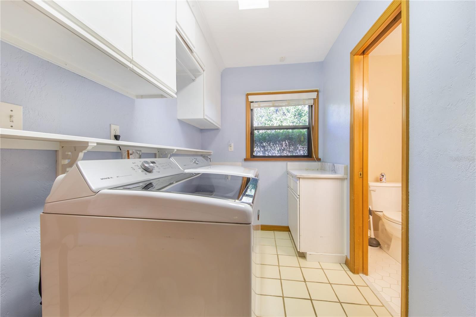 Image 27 of 39 For 20 Coventry Drive