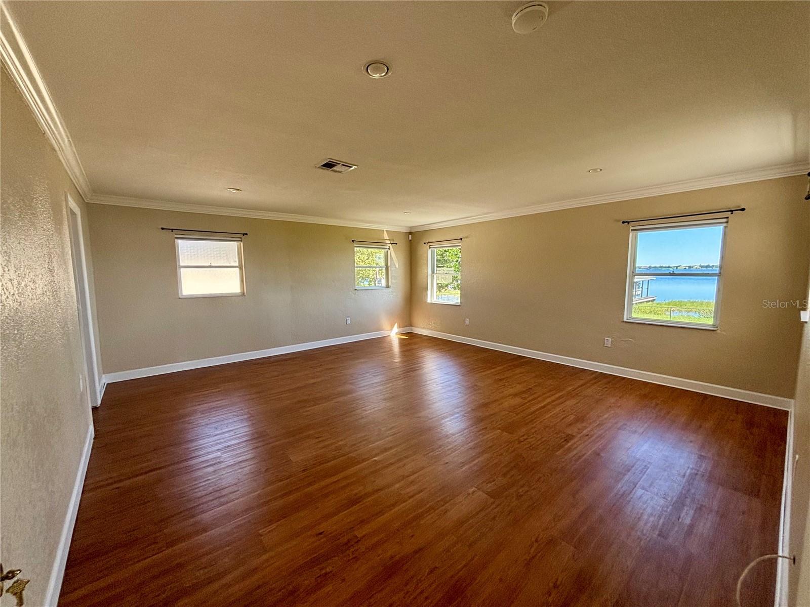 Image 13 of 37 For 3430 Lakeview Drive