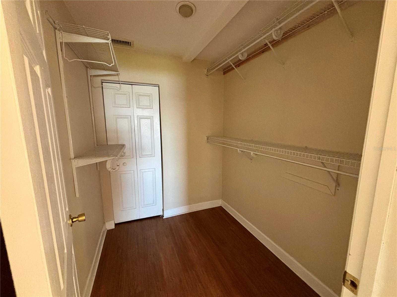 Image 14 of 37 For 3430 Lakeview Drive