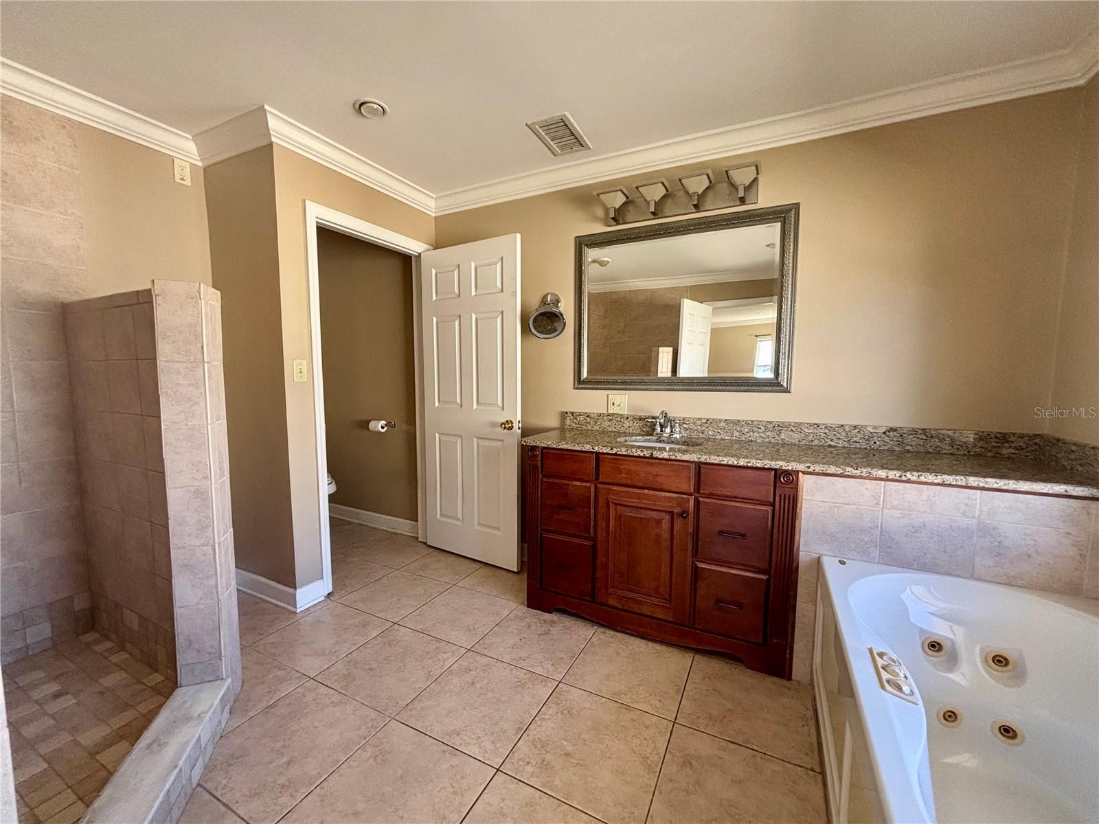 Image 15 of 37 For 3430 Lakeview Drive