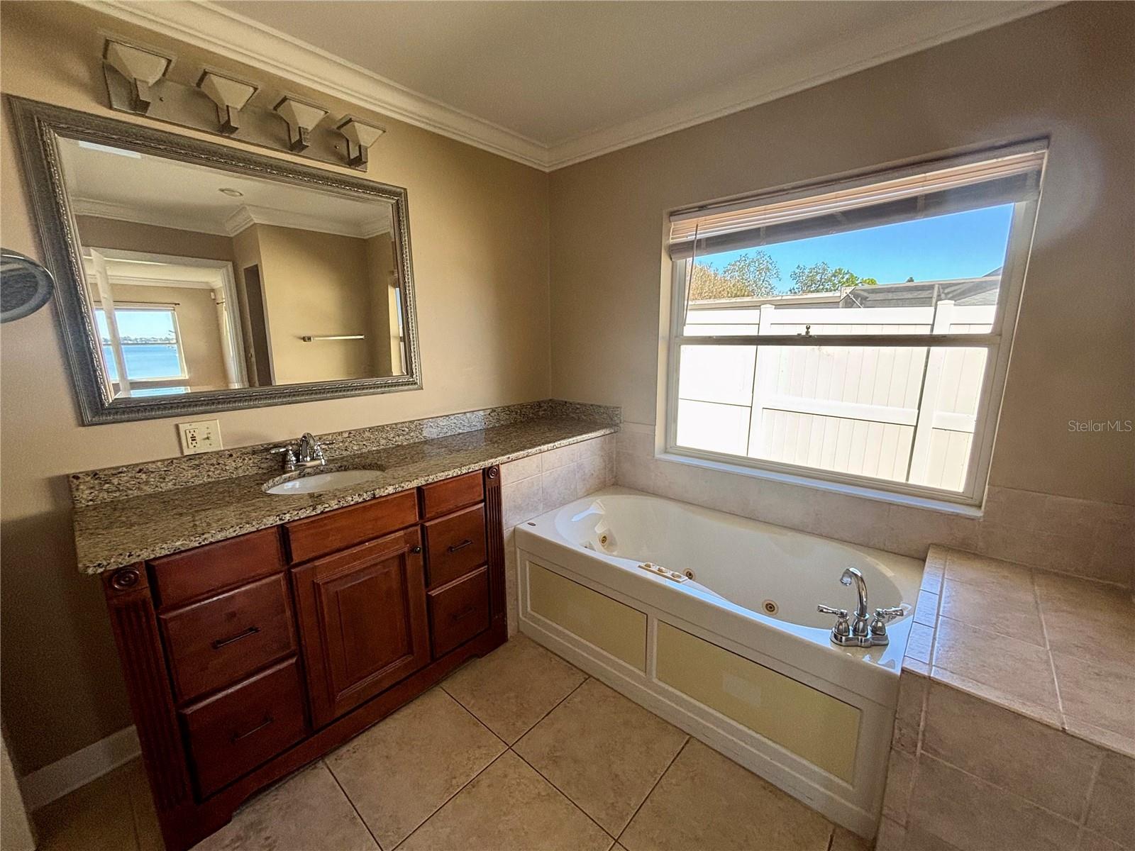 Image 17 of 37 For 3430 Lakeview Drive