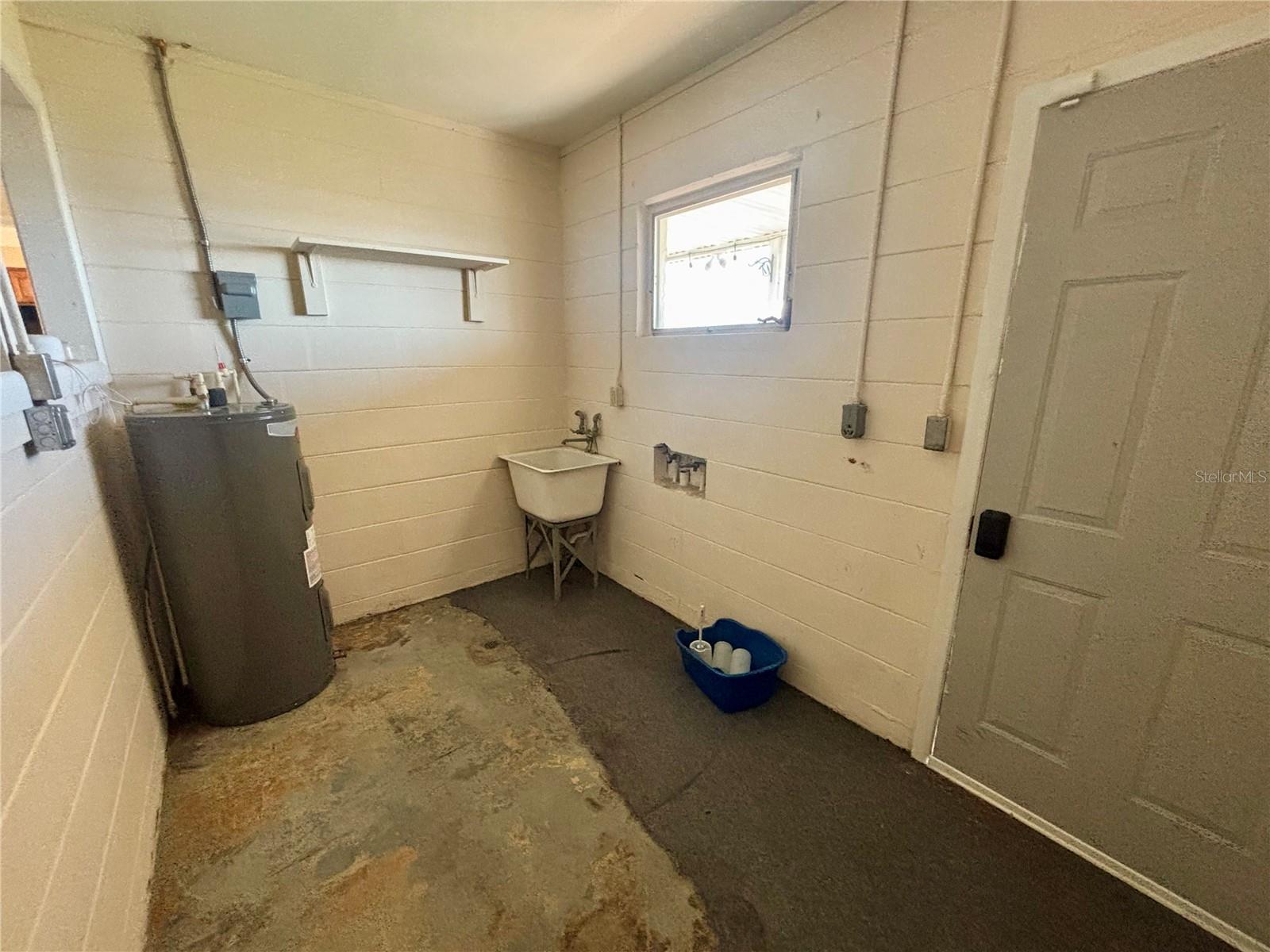 Image 27 of 37 For 3430 Lakeview Drive