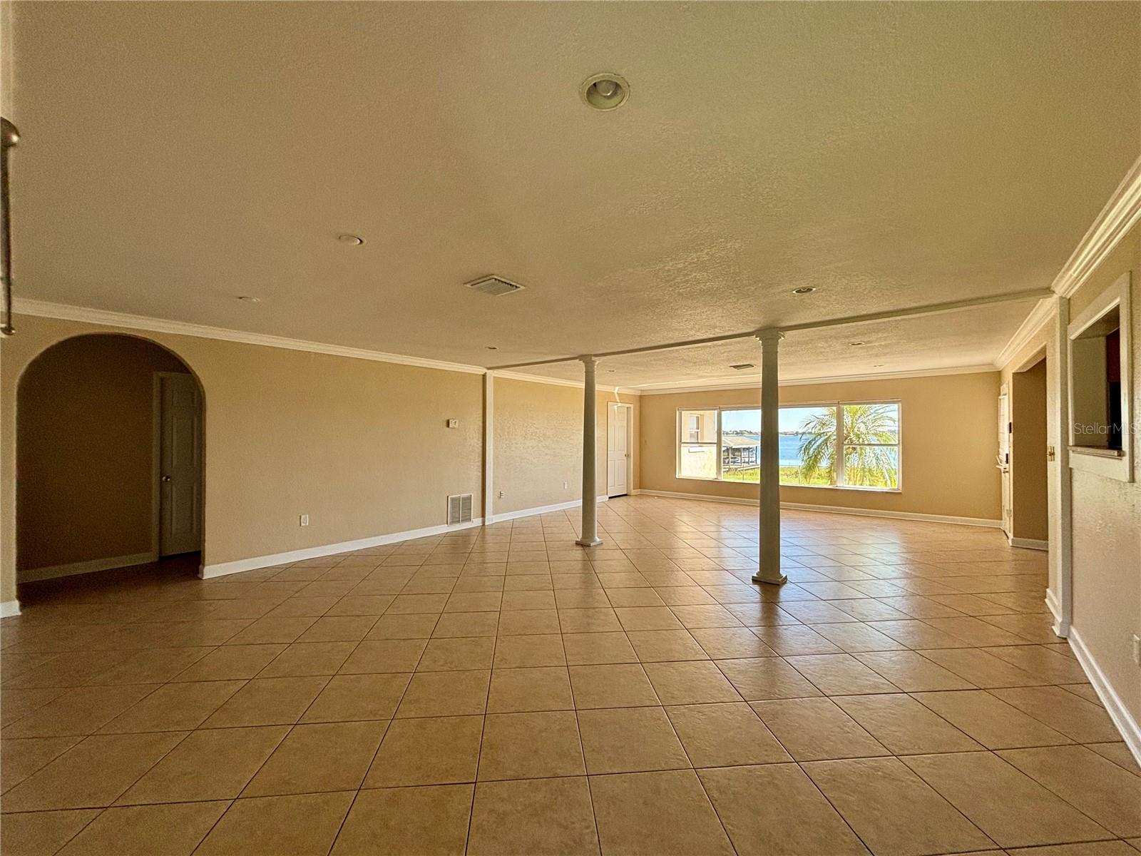 Image 4 of 37 For 3430 Lakeview Drive