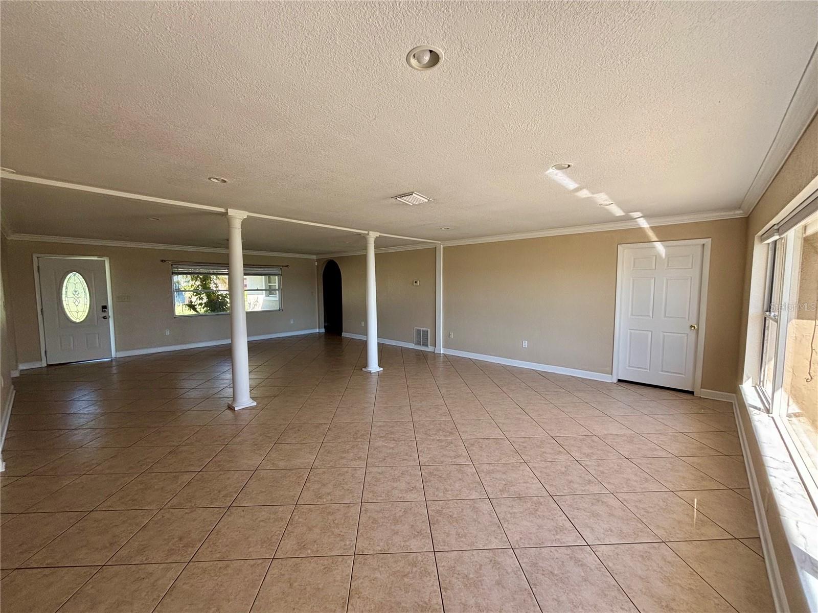 Image 6 of 37 For 3430 Lakeview Drive