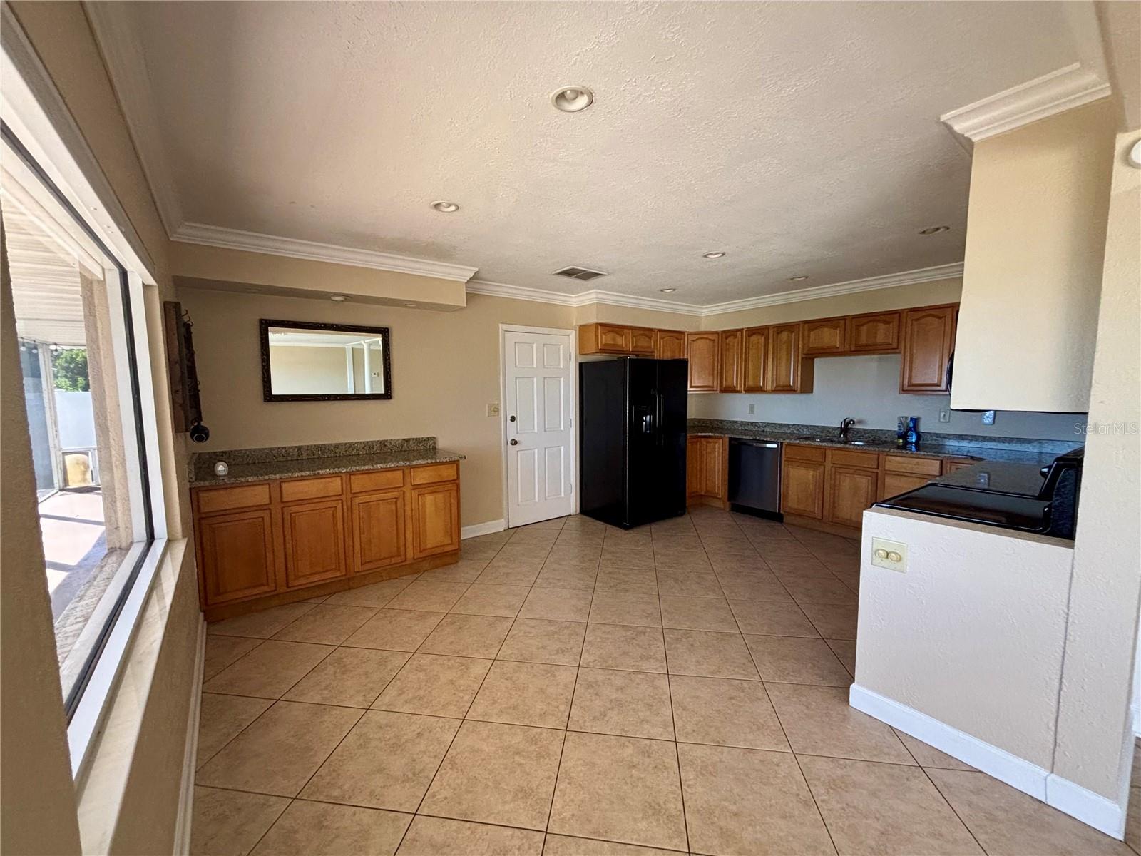 Image 7 of 37 For 3430 Lakeview Drive