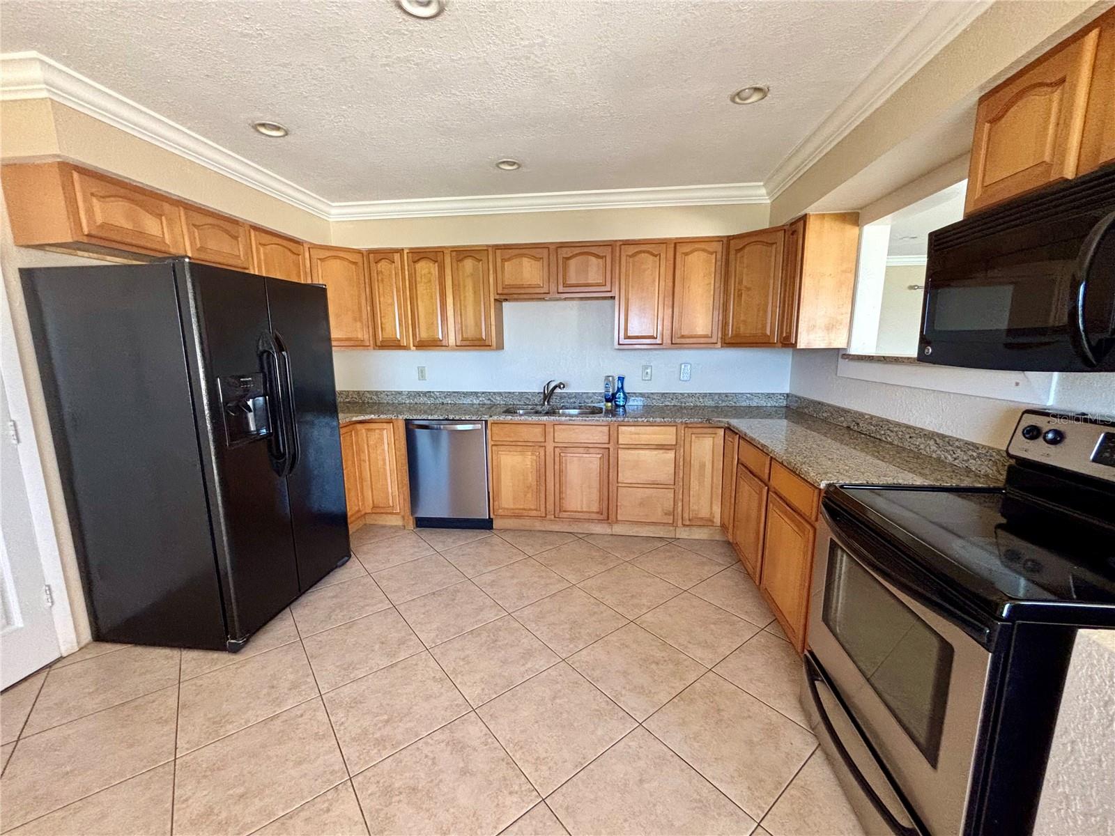 Image 8 of 37 For 3430 Lakeview Drive