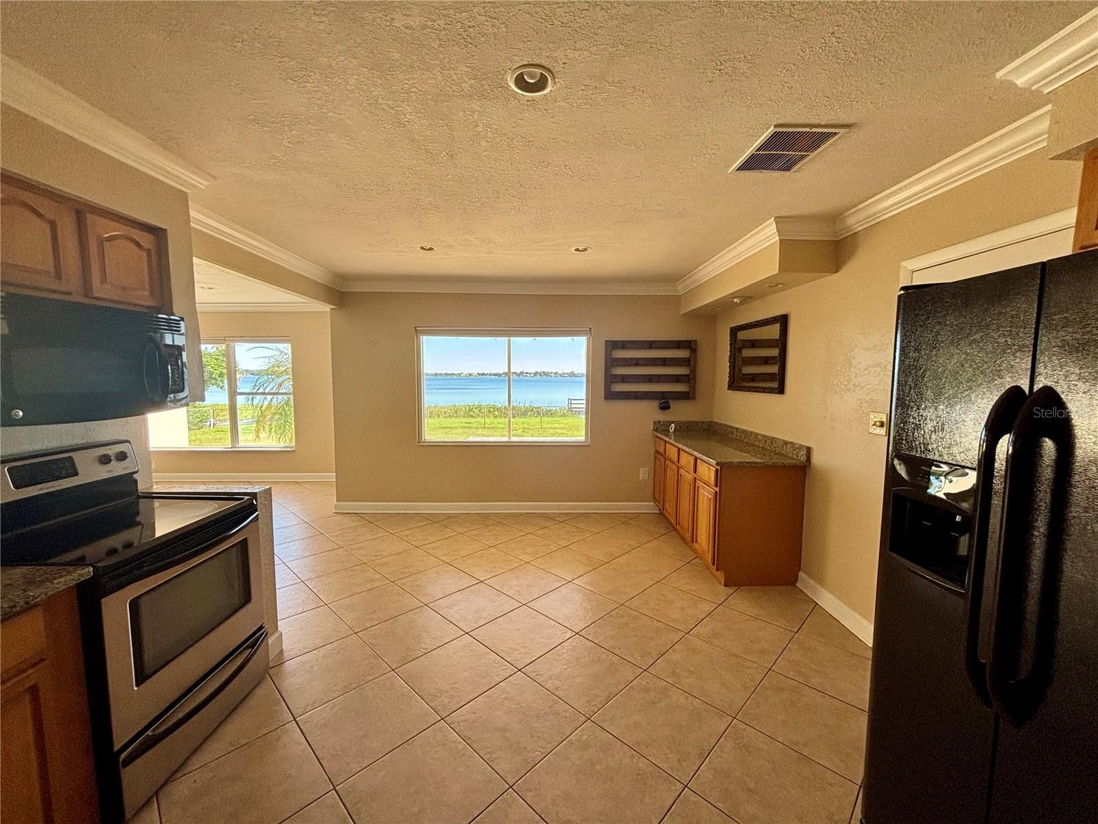 Image 9 of 37 For 3430 Lakeview Drive